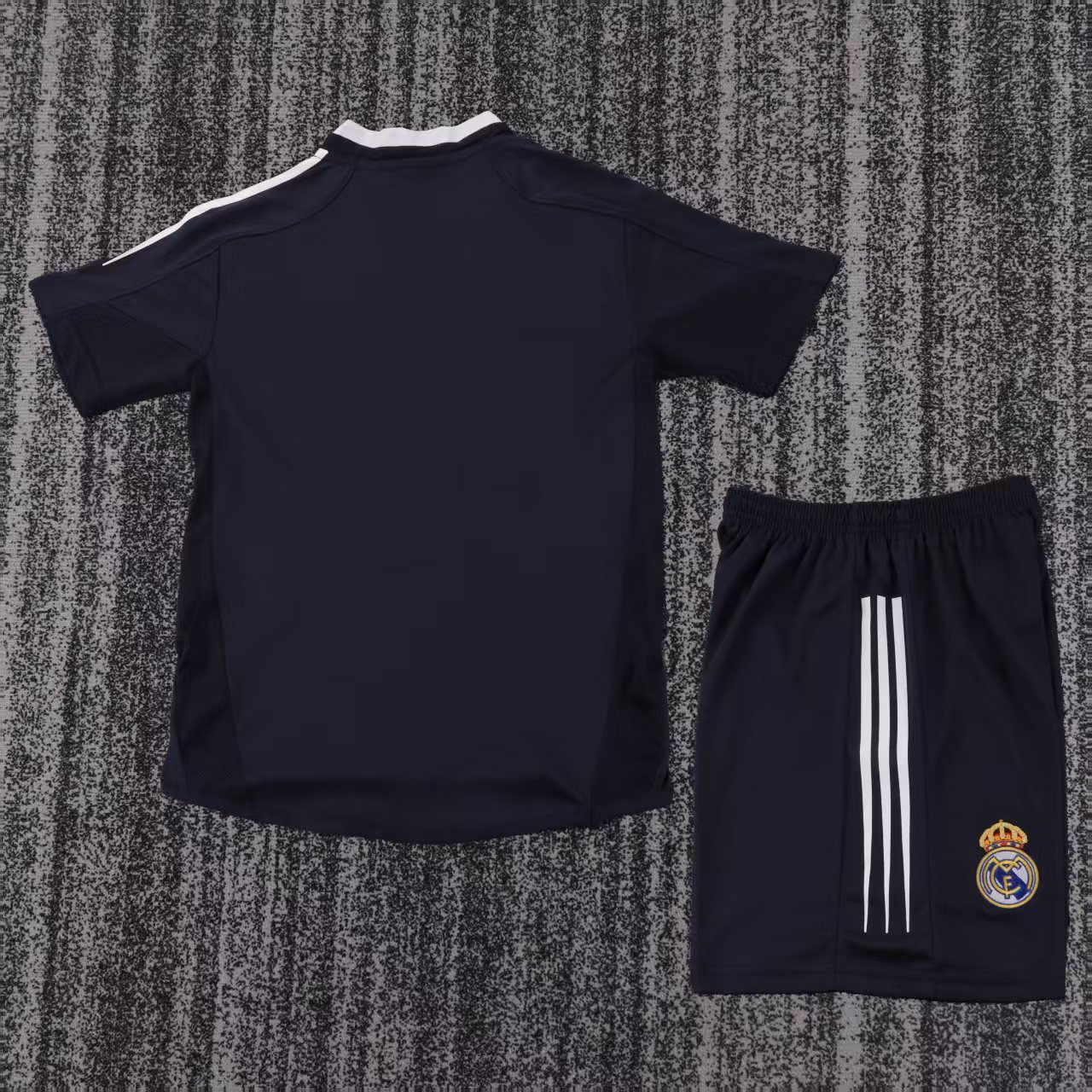 2004/2005 Real Madrid  Away Retro Kids Set