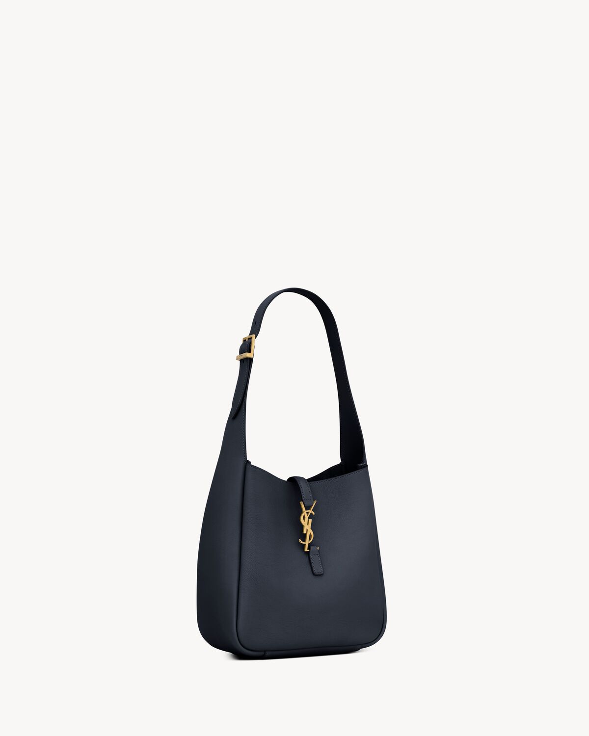 le 5 à 7 supple small in grained leather BLEU ABYSSE