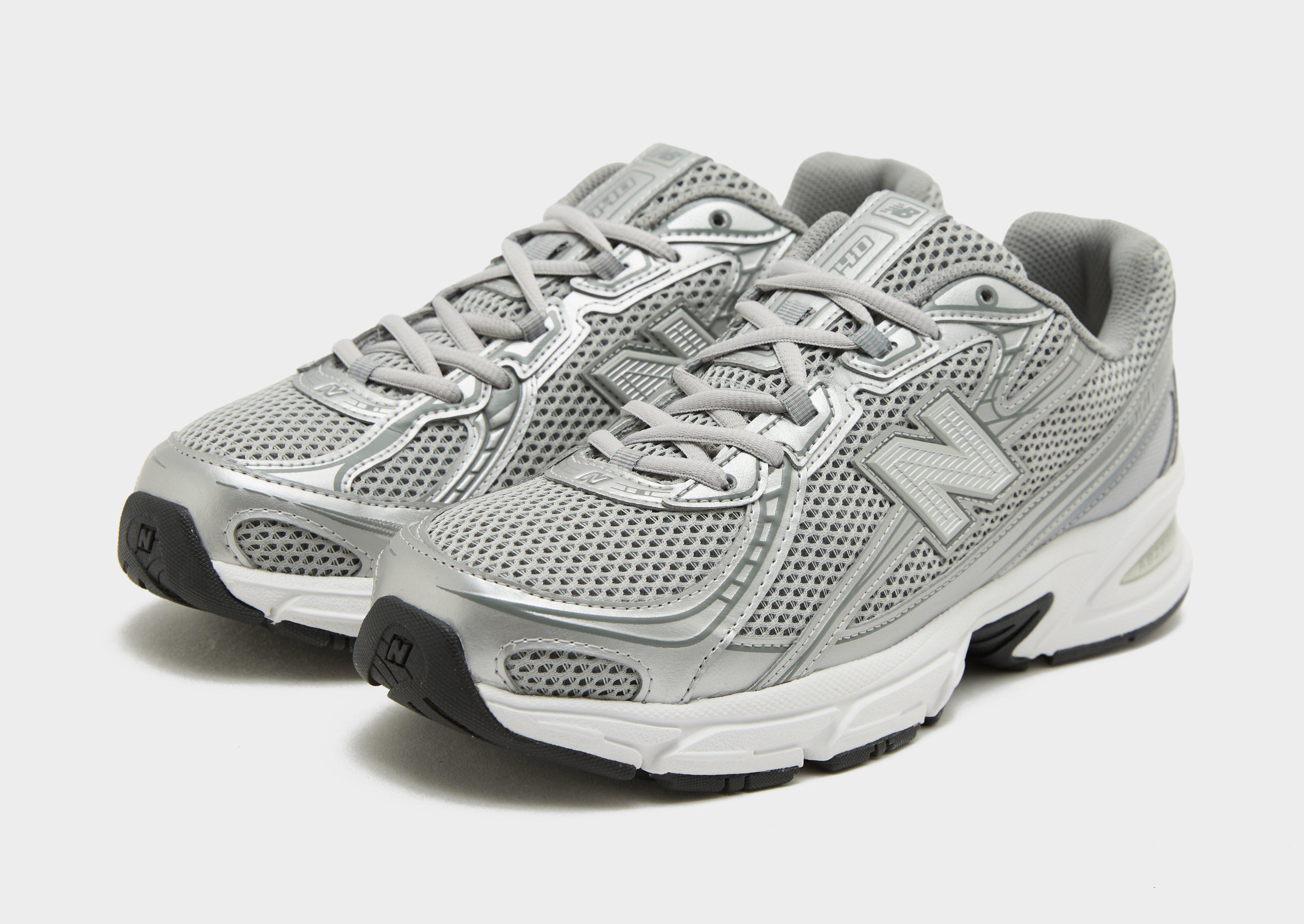 New Balance 740