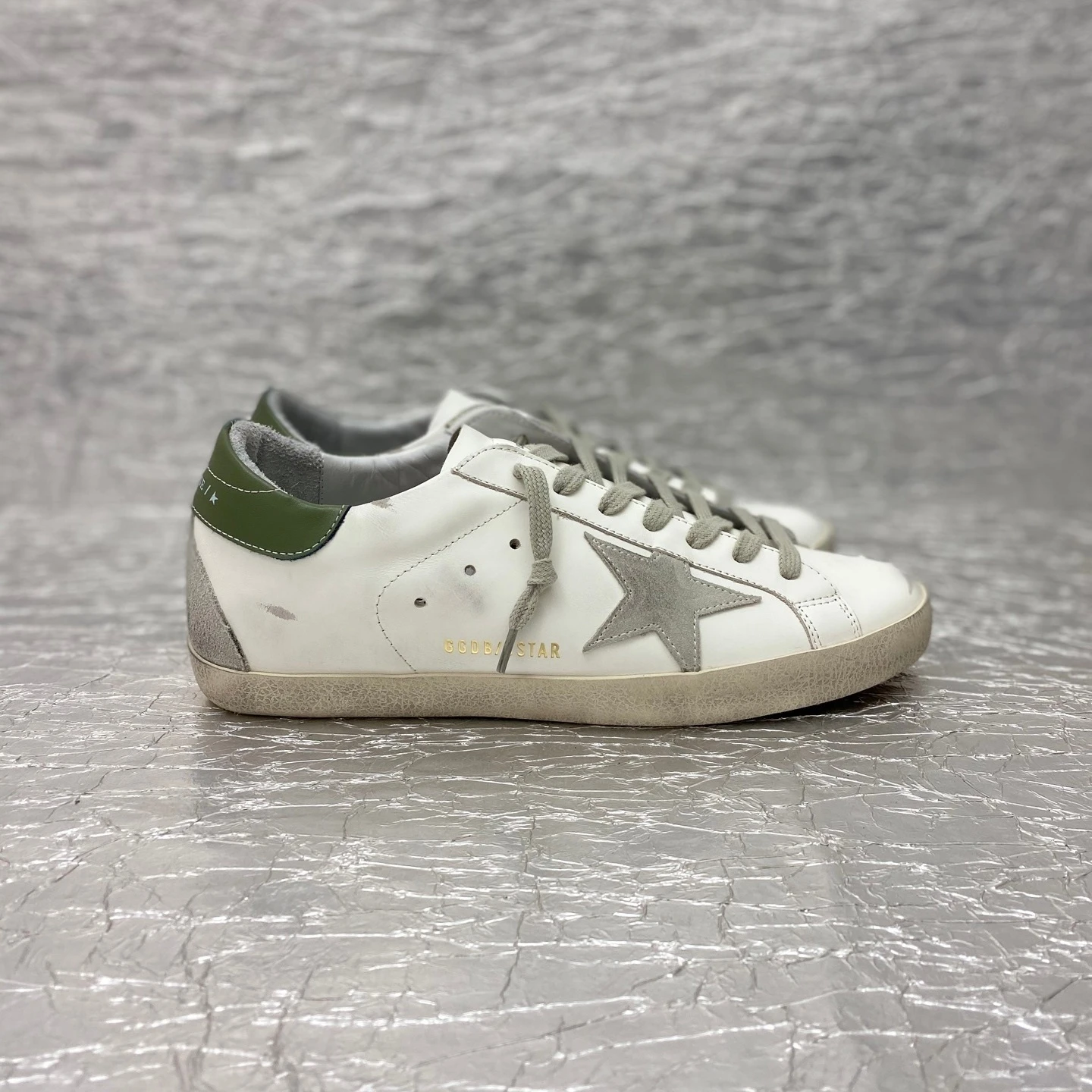 Golden Goose Super Star Dirty shoes made of top-grain cowhide
