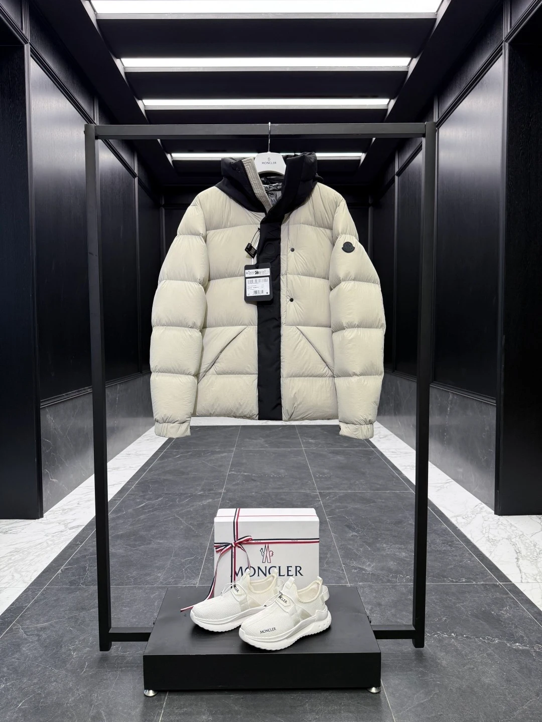 Moncler Madeira 25FW Stehkragen 360 Daunenjacken MH242224