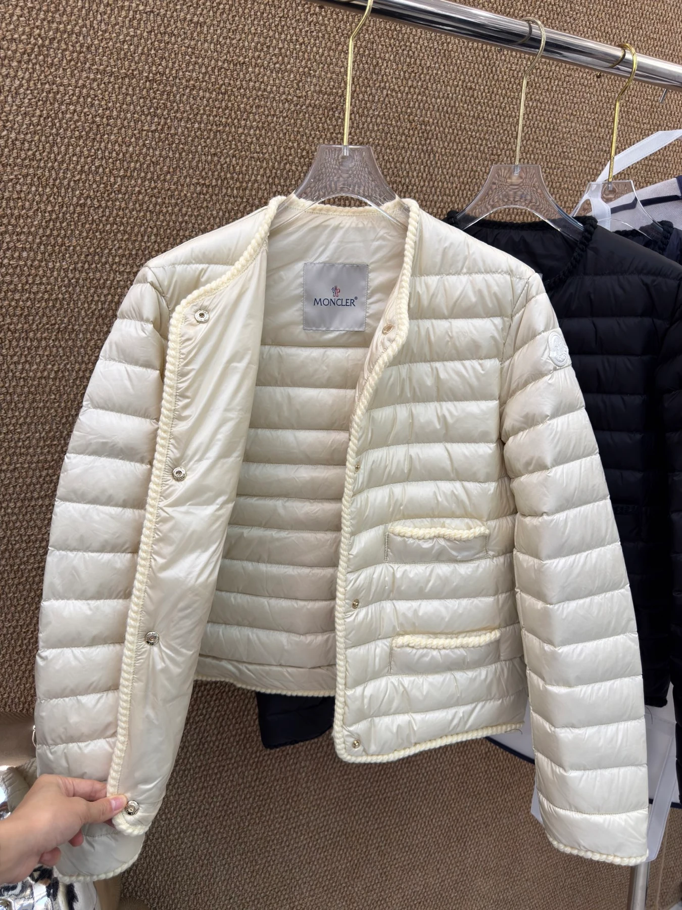 Moncler gesteppte Daunenjacke UX181381