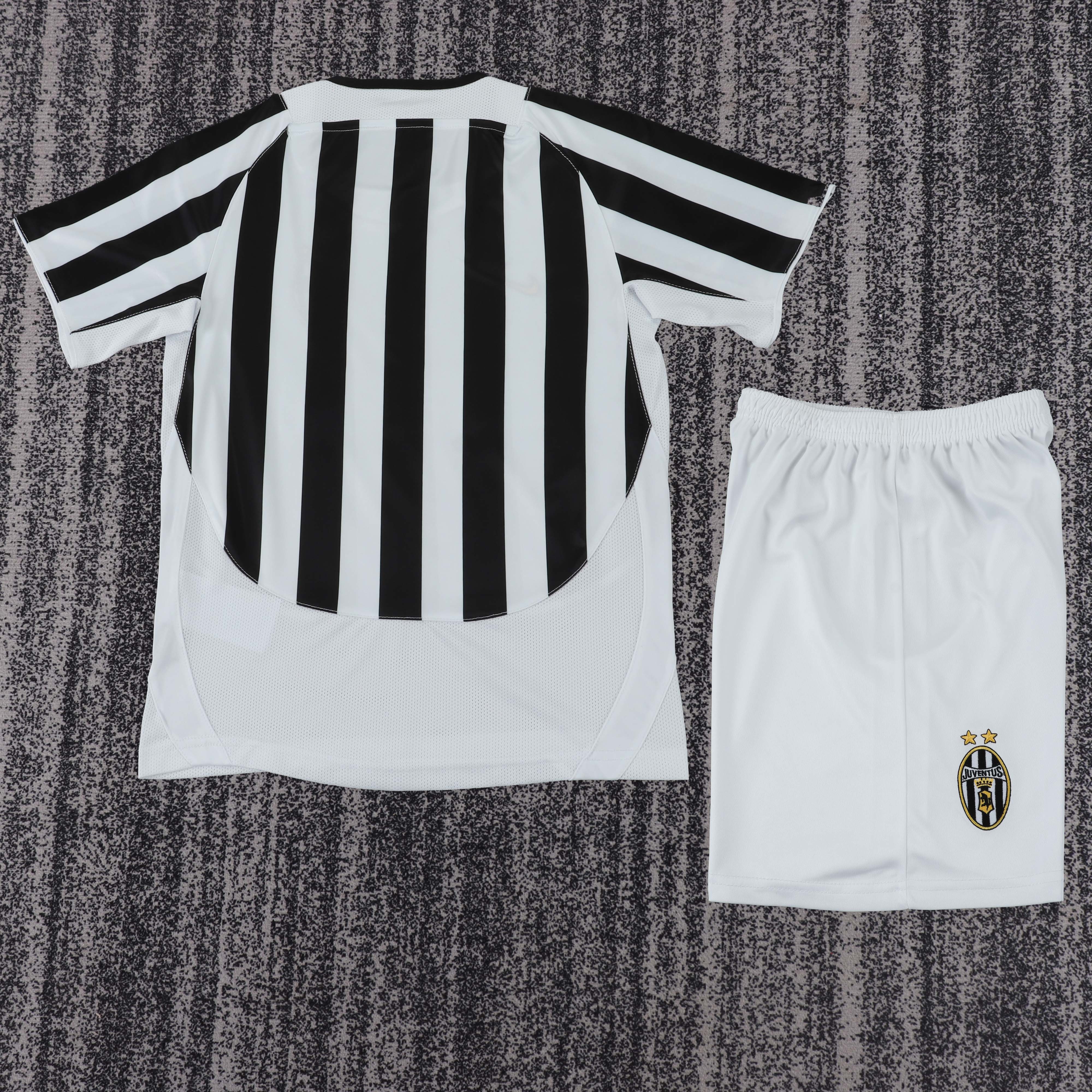 2003/2004 Juventus Third Away Retro Football Shirt Kids Kit