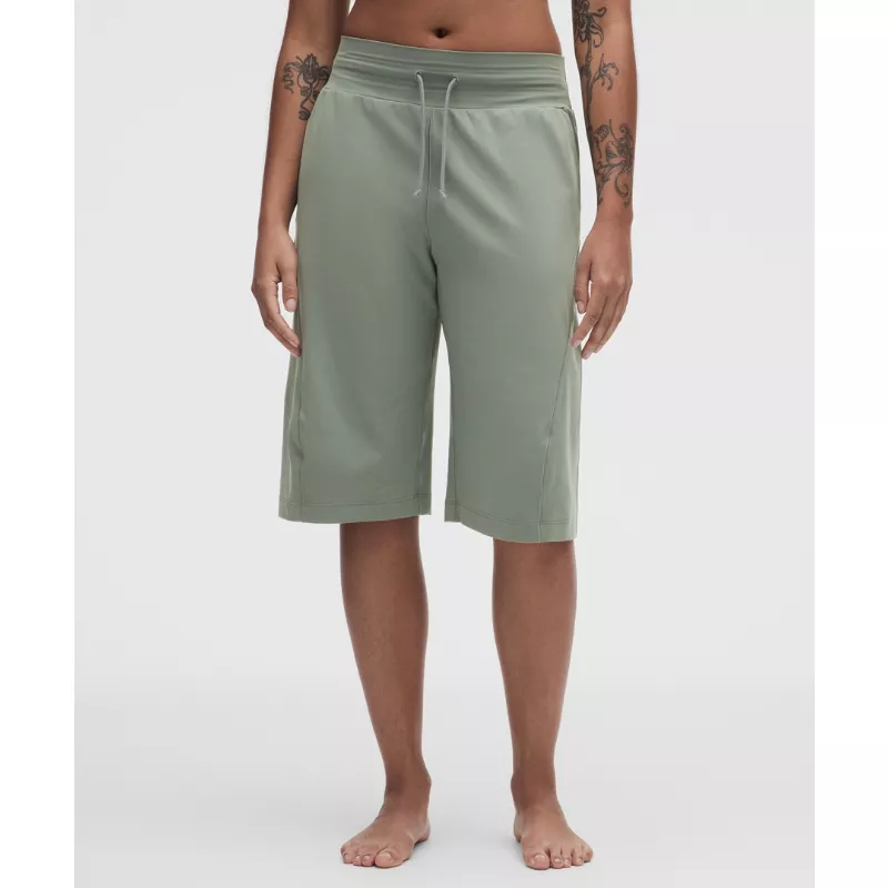 Groove Mid-Rise Relaxed Bermuda Short