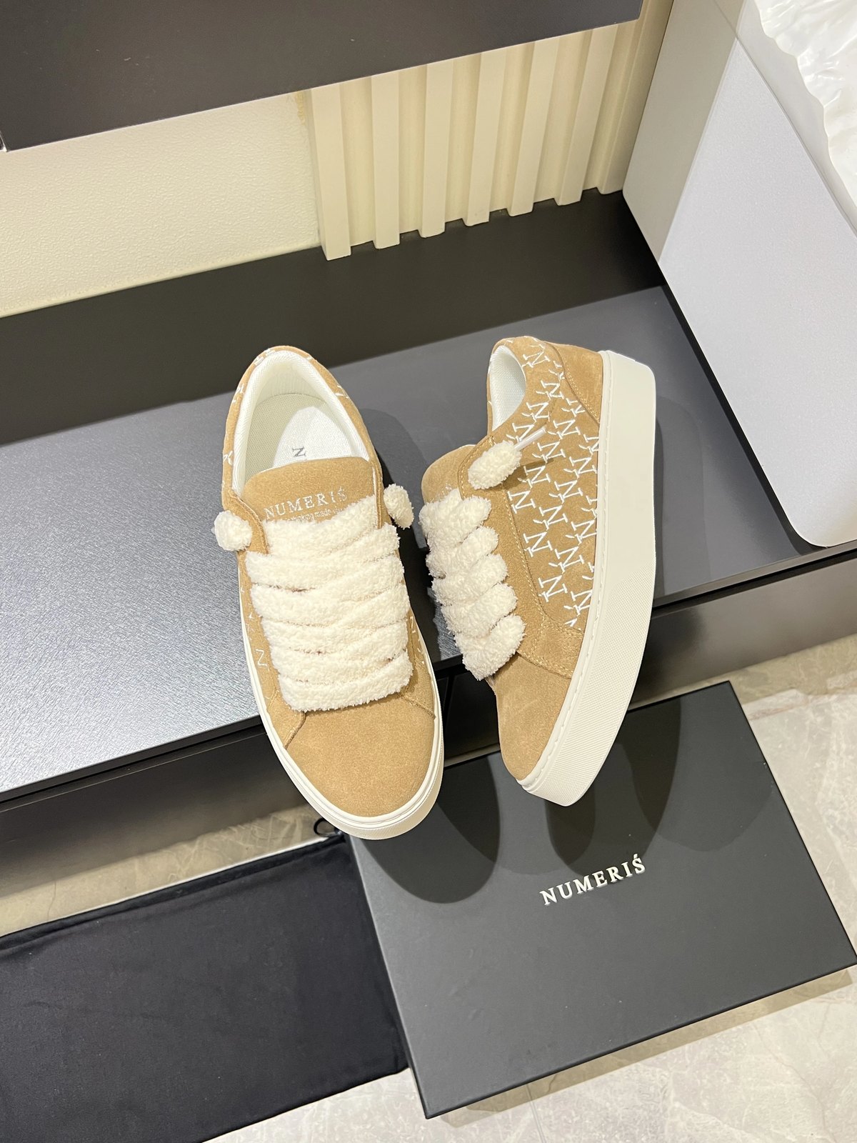 Numeris top-quality low-top shoes