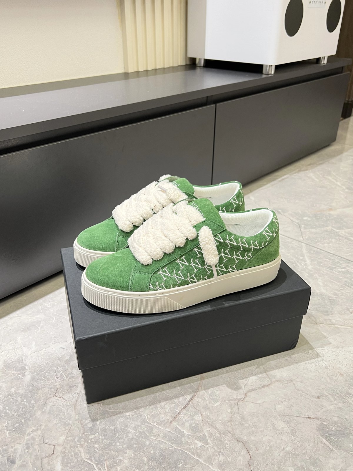 Numeris top-quality low-top shoes