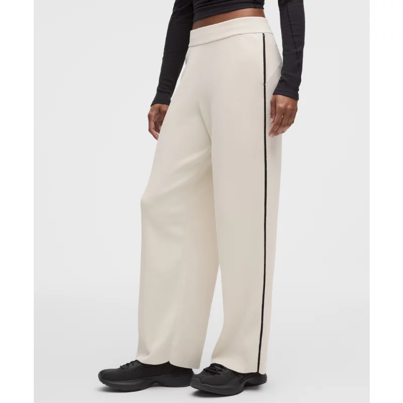 Soft Knit Mid-Rise Pant
