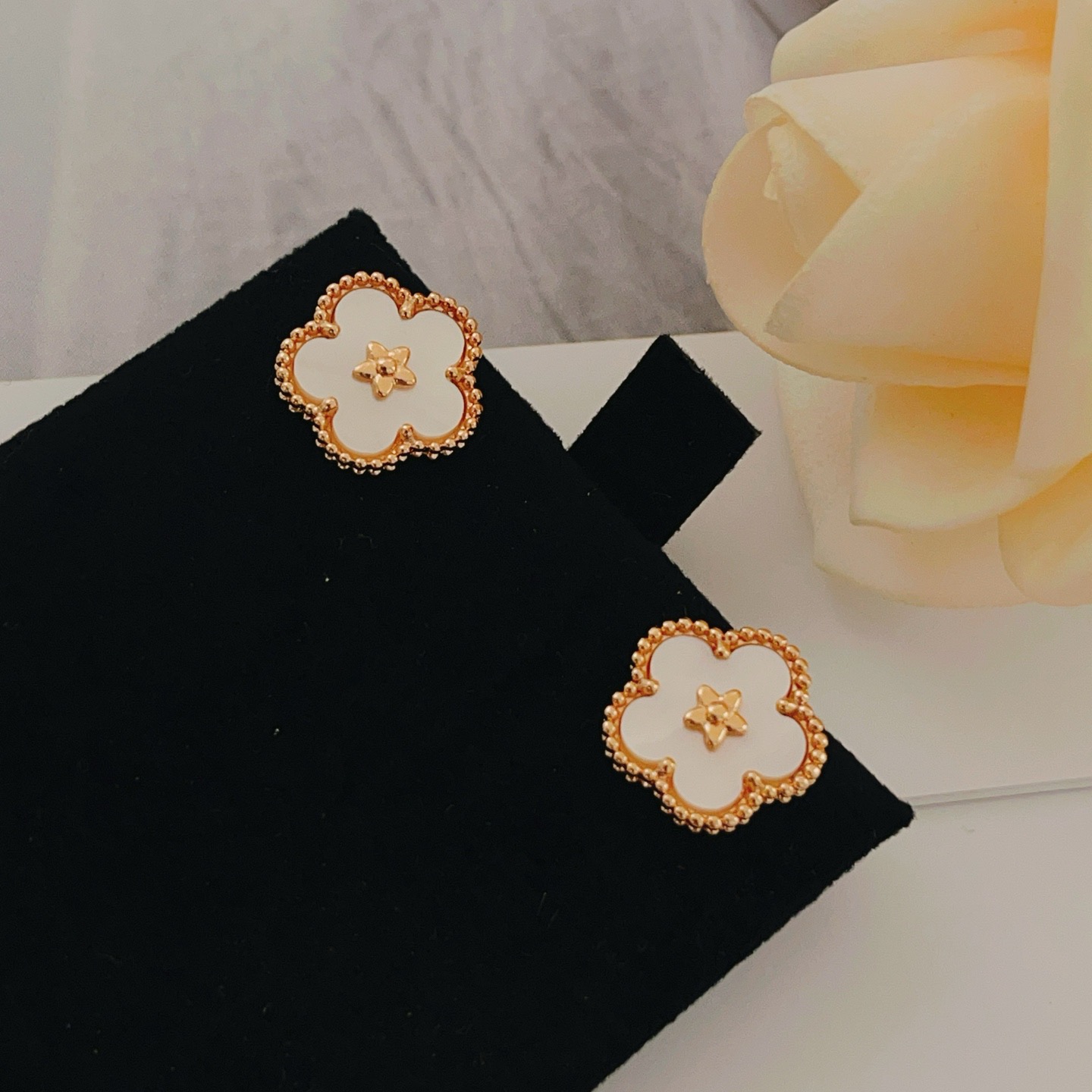 Van Cleef & Arpels Earrings