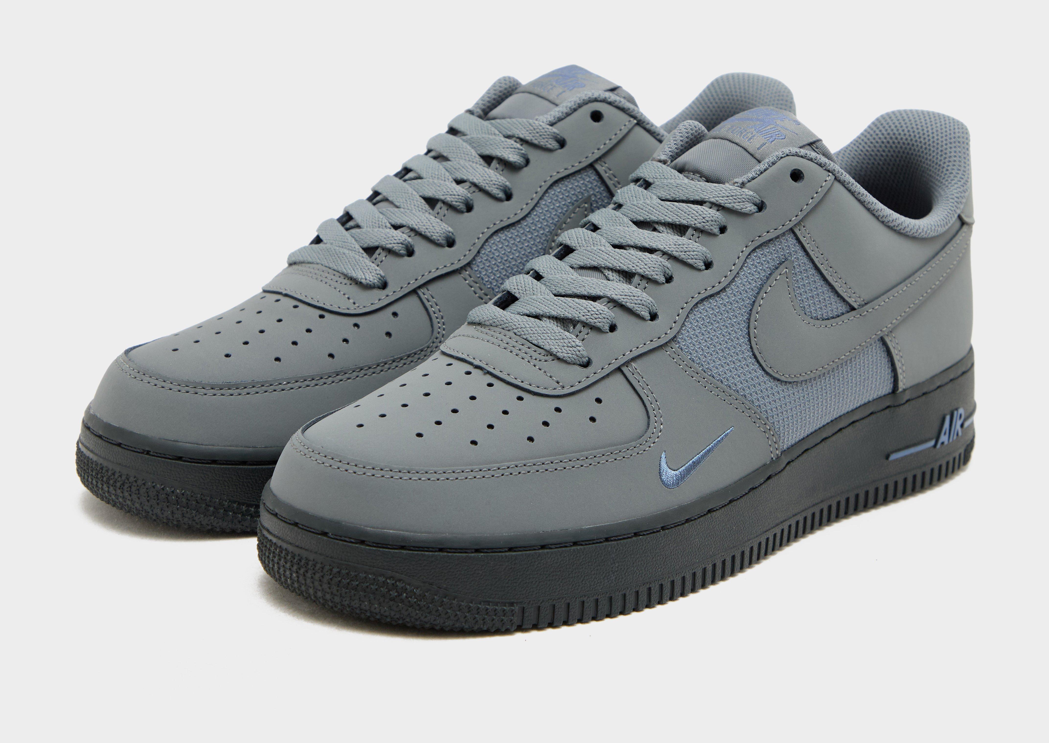 Nike Air Force 1 '07 LV8