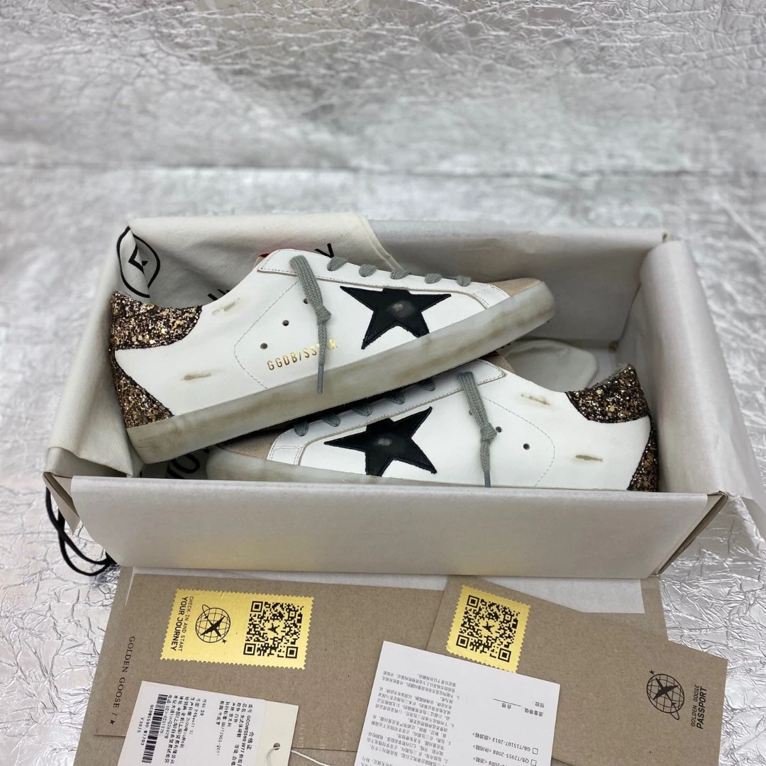 Golden Goose Super Star Dirty shoes made of top-grain cowhide