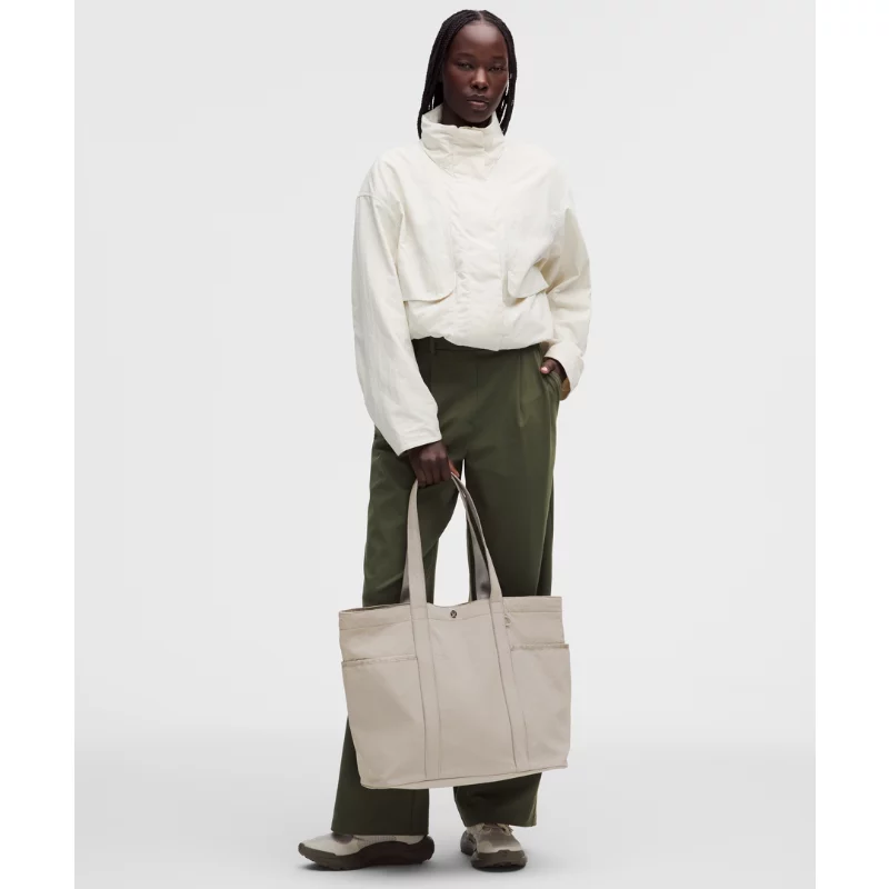 Daily Multi-Pocket Tote Bag 20L