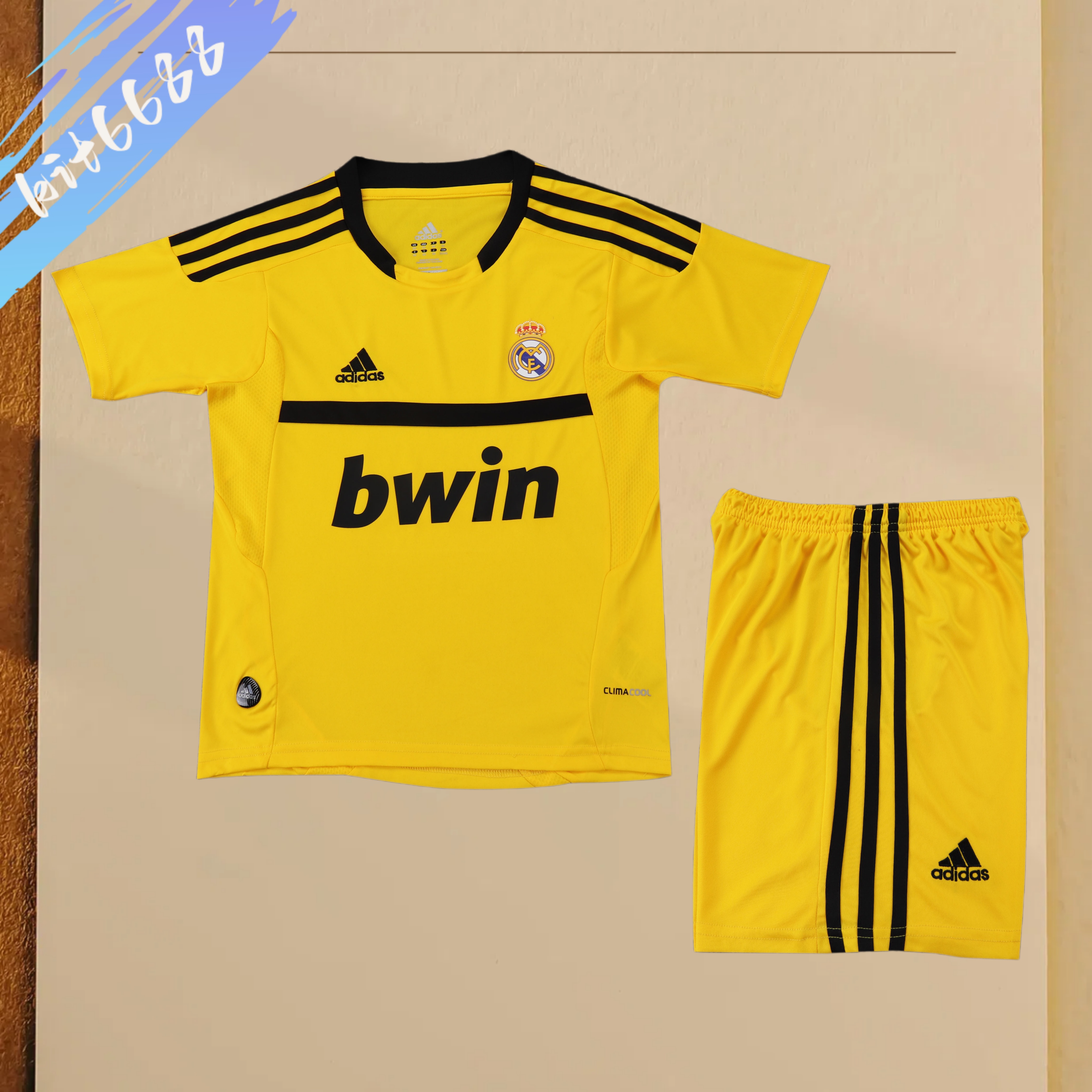 2011/2012 Real Madrid goalkeeper Retro Kids Set