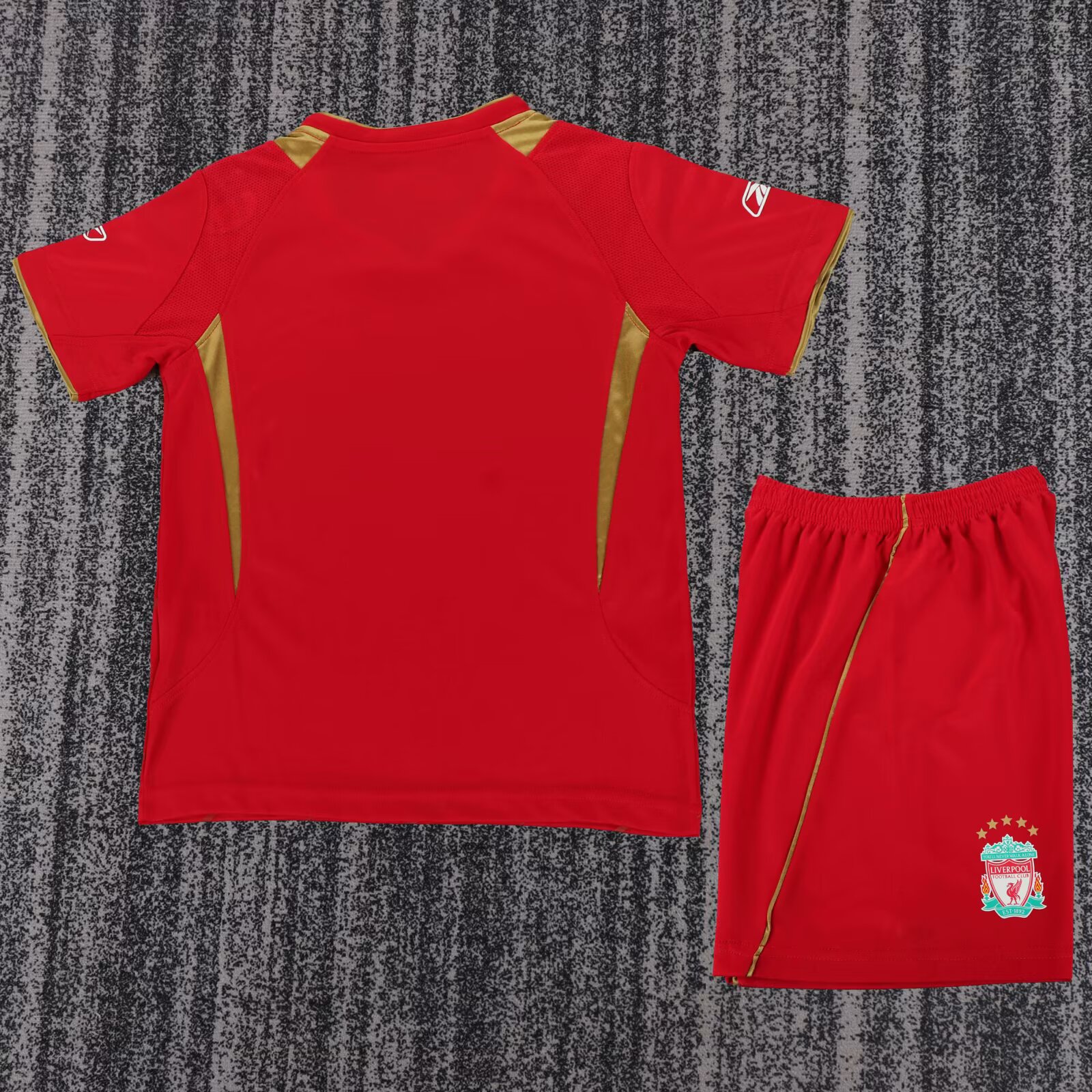 05/06 Liverpool home Retro Football Shirt (Kids Kit）