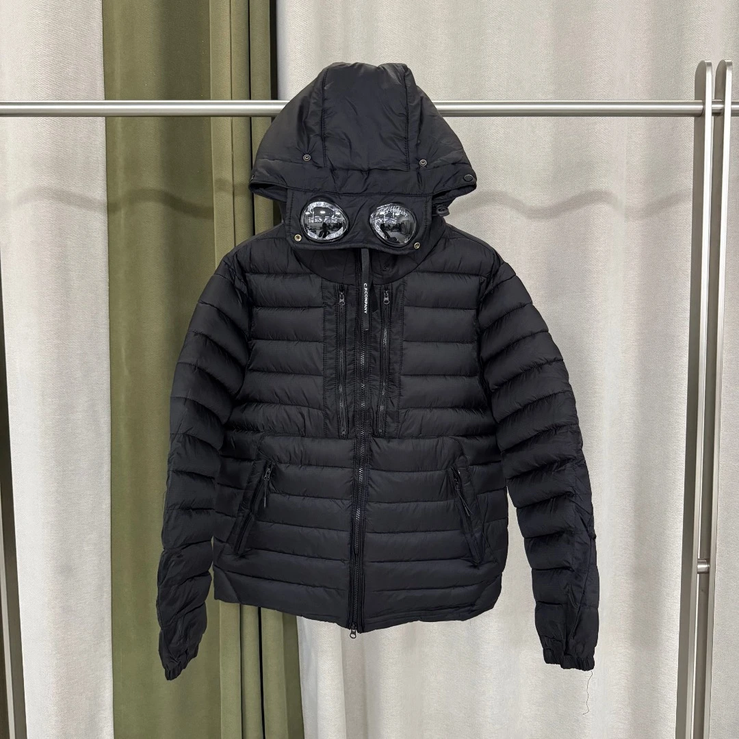 C.P. COMPANY Classic Goggle-Lens Hat Lightweight Windproof Horizontal-Quilted Utility Padded Jacket