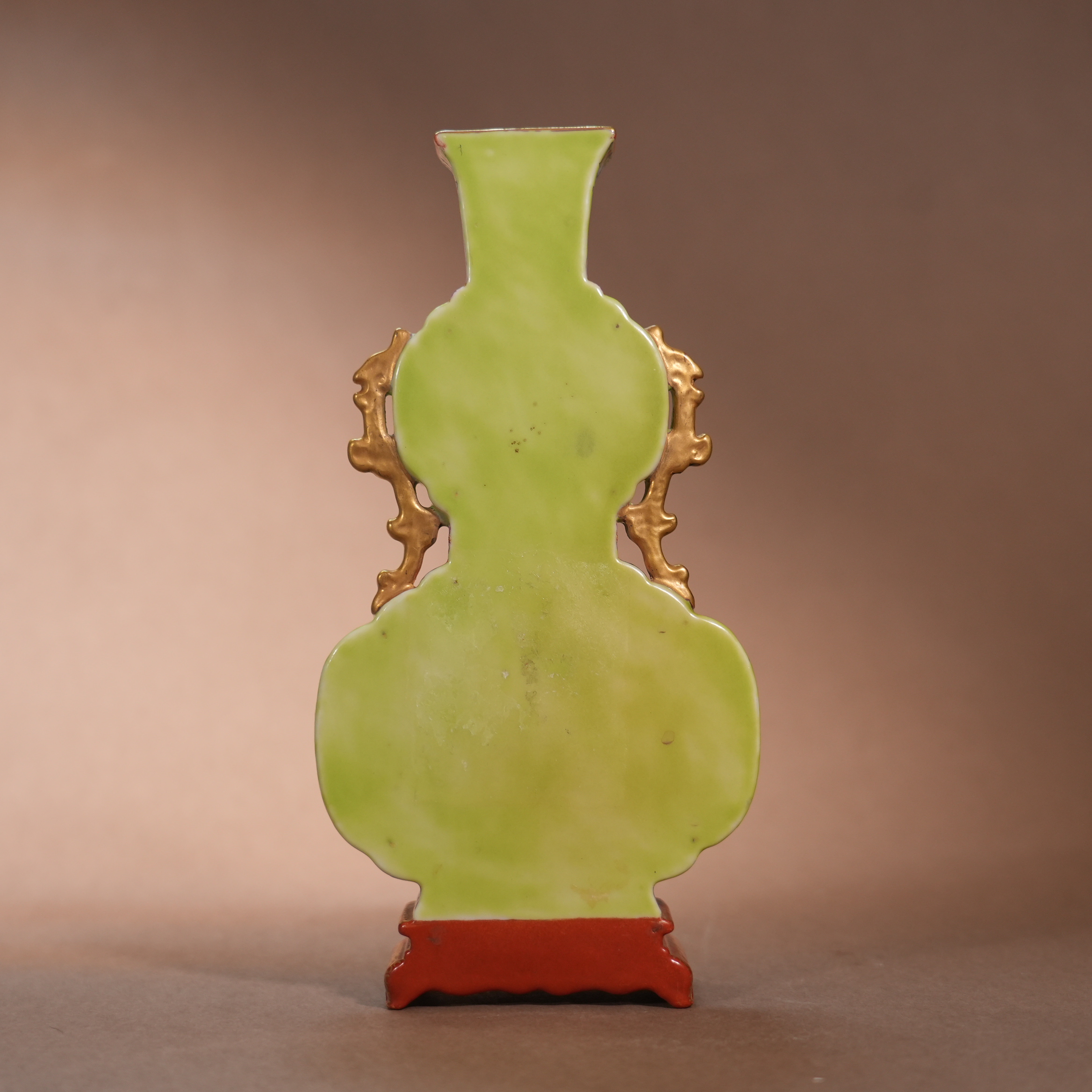 Ancient Chinese Famille Rose Gourd-Shaped Wall Vase with Openwork Bird and Flower Motifs