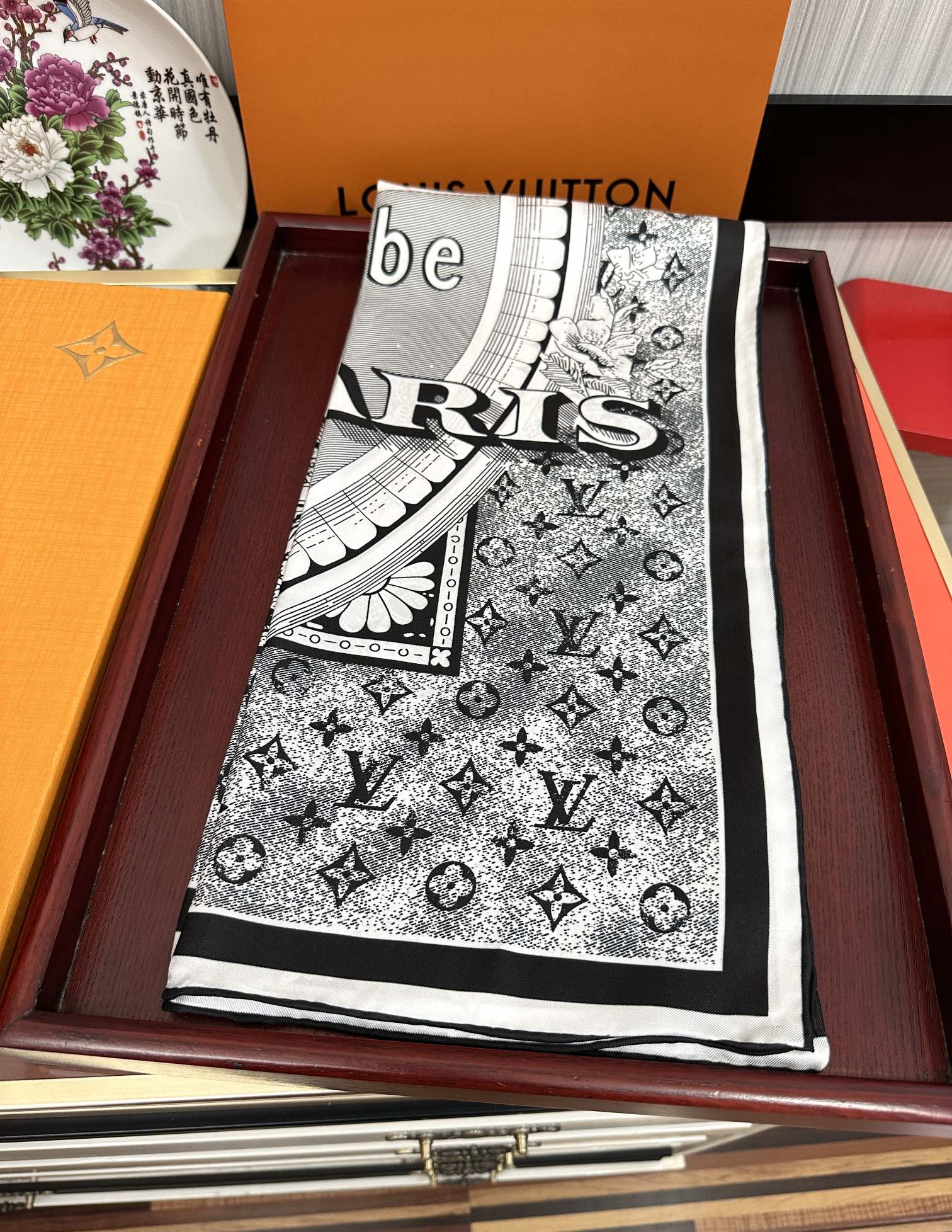 Louis new arrival scarf size: 90*90 cm 021