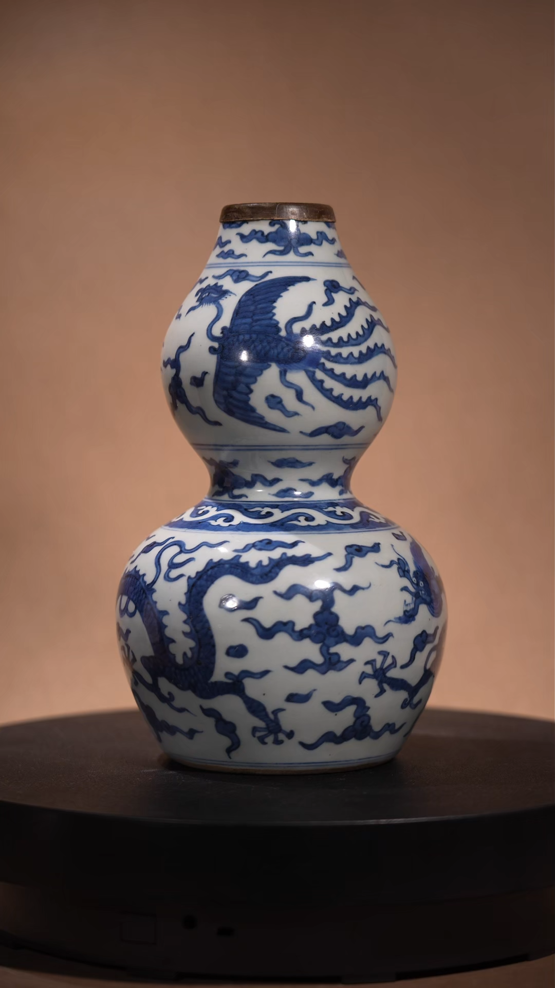 Ancient Chinese Blue and White Gourd Vase with Dragon and Phoenix Motifs (Tin-Mounted Rim)