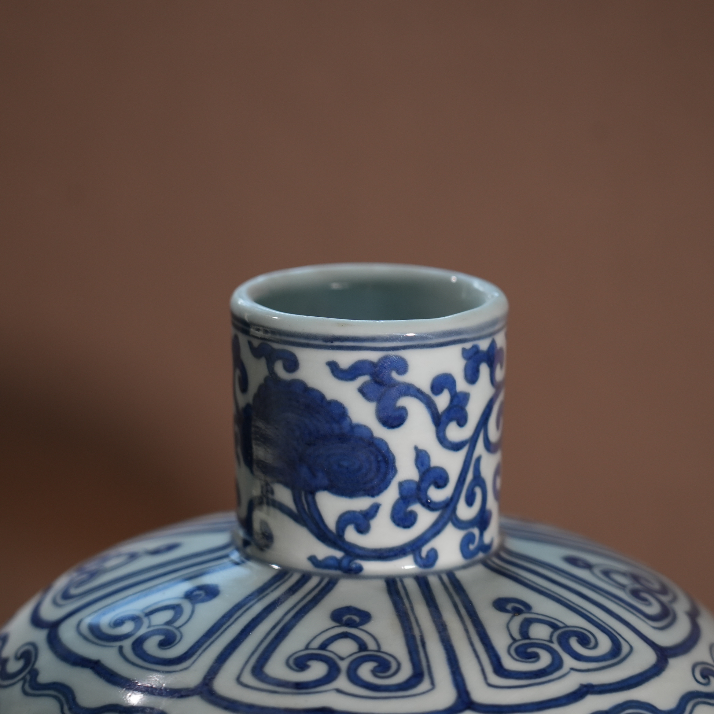 Ancient Chinese Blue and White Gourd Vase with Immortals Celebrating Longevity Motifs