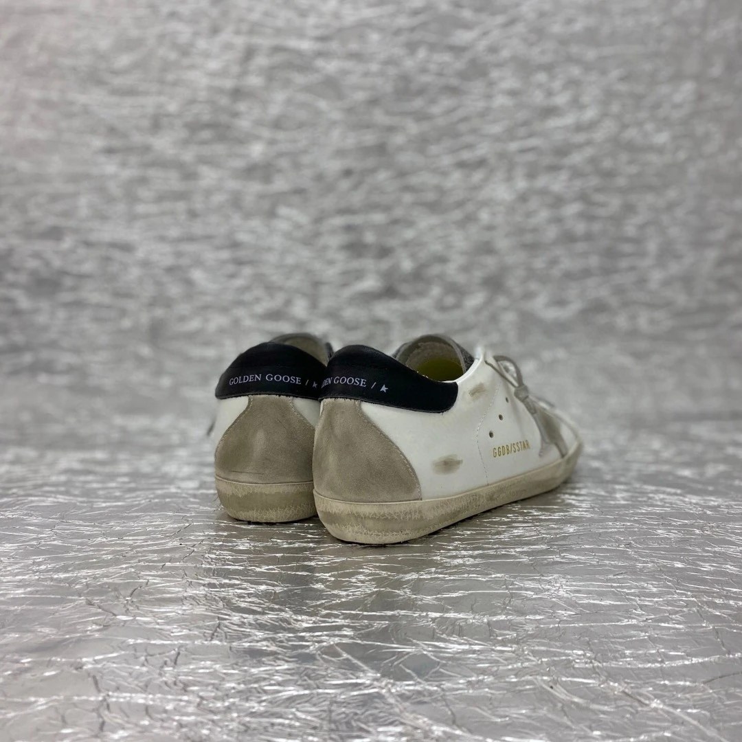 Golden Goose Super Star Dirty shoes made of top-grain cowhide
