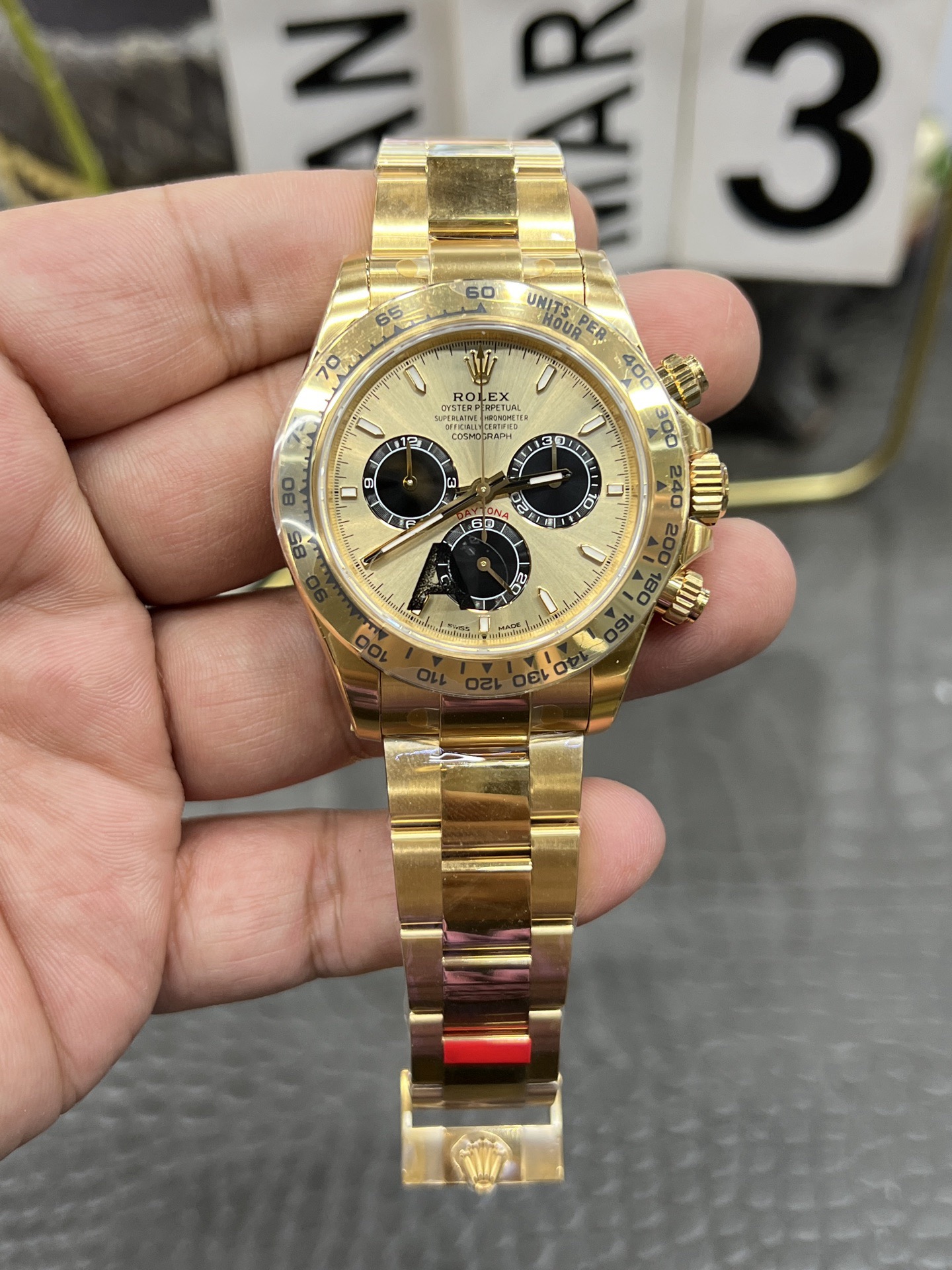 Rolex  Cosmograph Daytona Oyster 40mm yellow gold M126508-0006