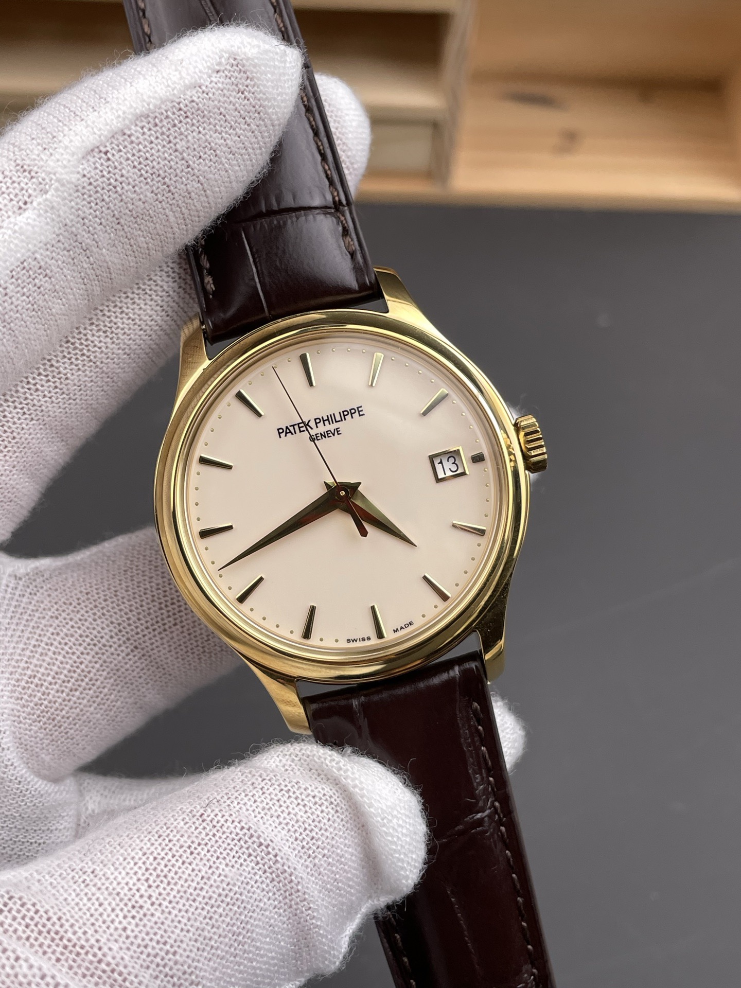 Patek Philippe Calatrava Date Yellow Gold Watch ref 5227J‑001 39mm