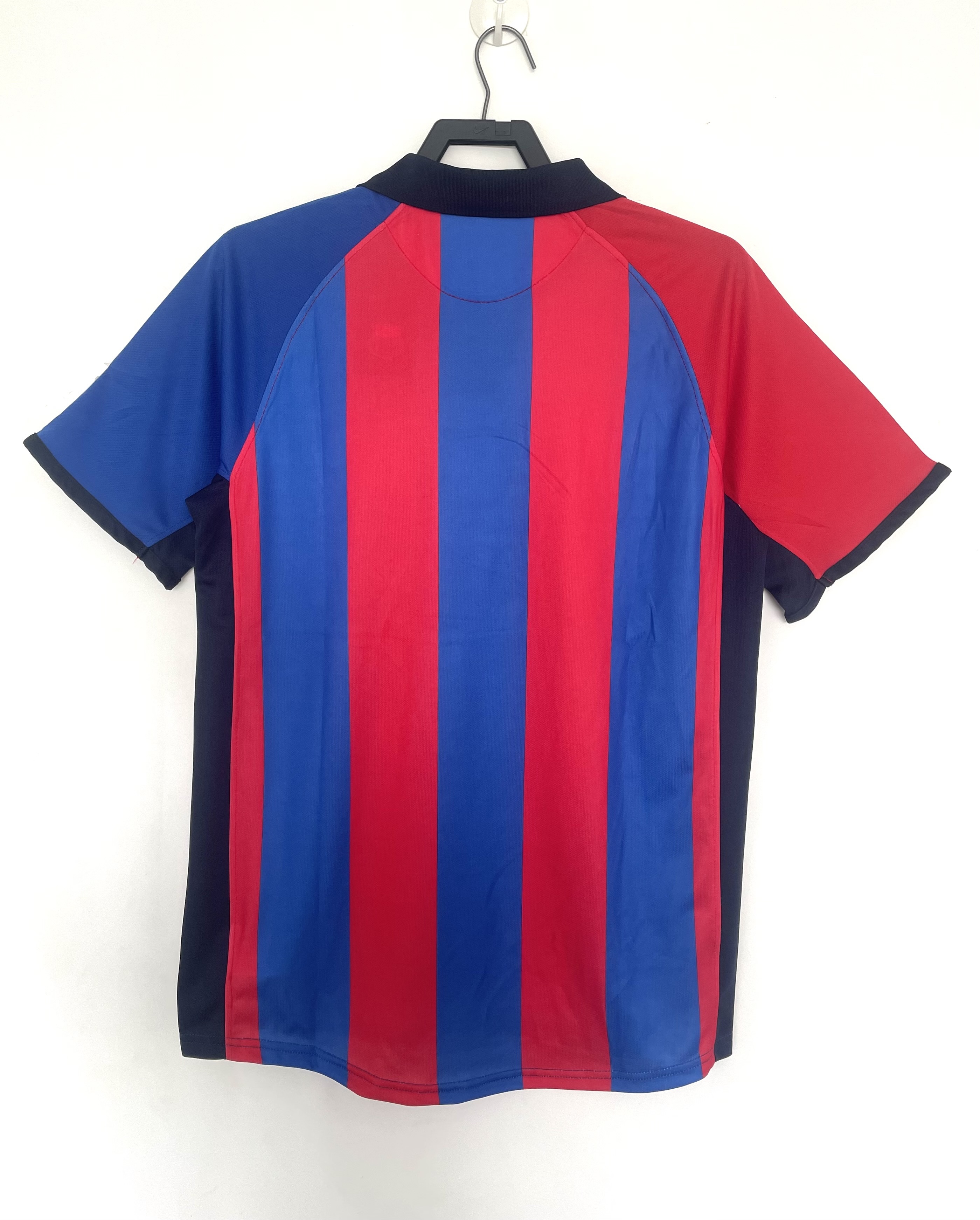 2001/2002 Barcelona home Retro Football Shirt