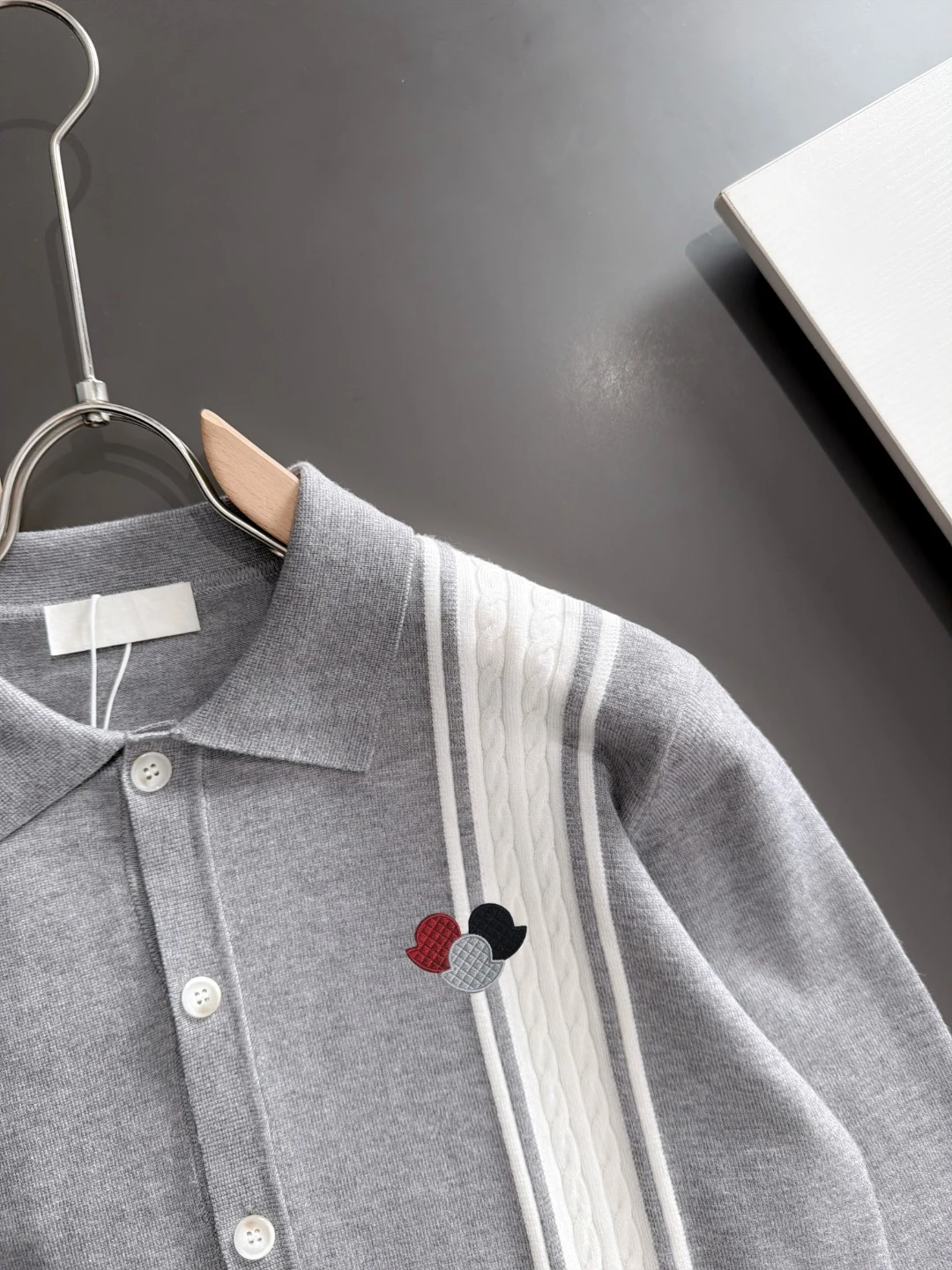 Moncler Strickjacke 25FW gestrickt Grau Jacken SI016099
