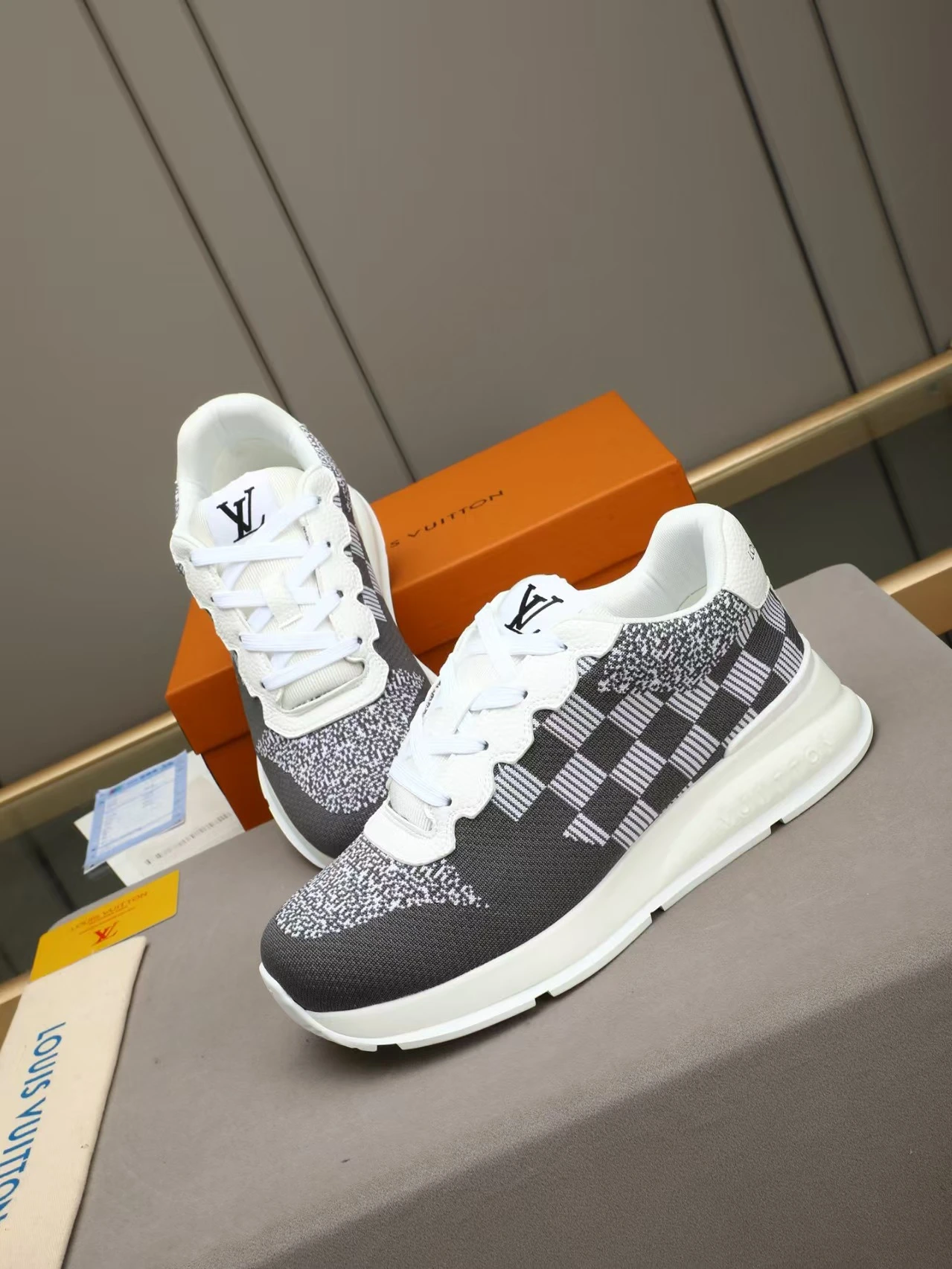 Top LV shoes, handmade genuine leather material