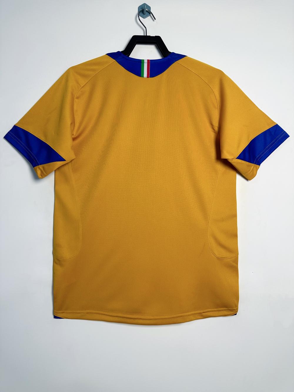 复制2005/2006 Juventus Third Away Retro Football Shirt