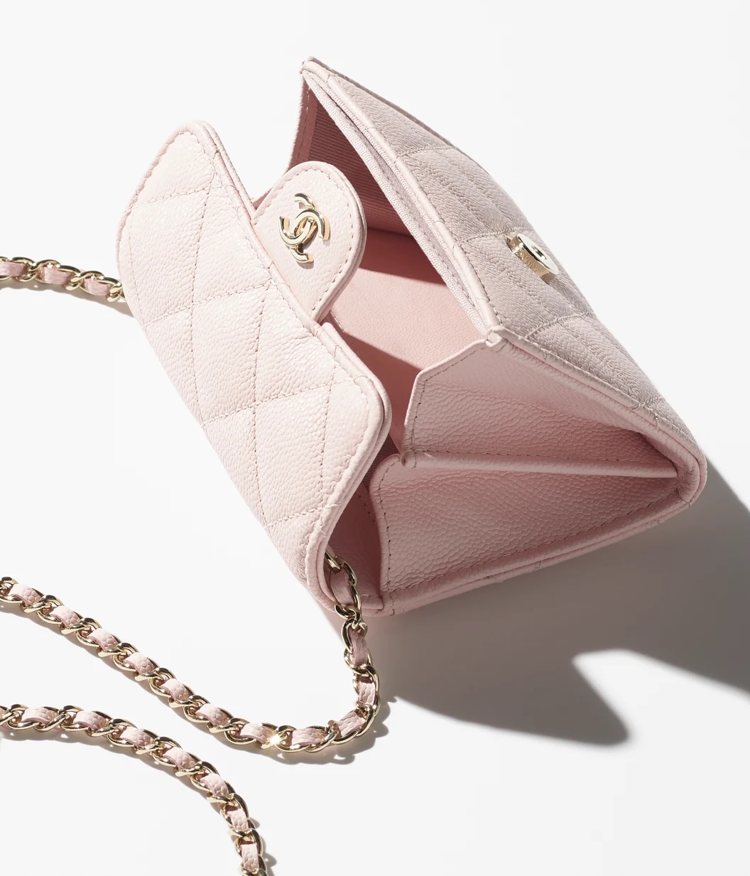 CLASSIC CLUTCH WITH CHAIN Grained Shiny Calfskin & Gold-Tone Metal Light Pink