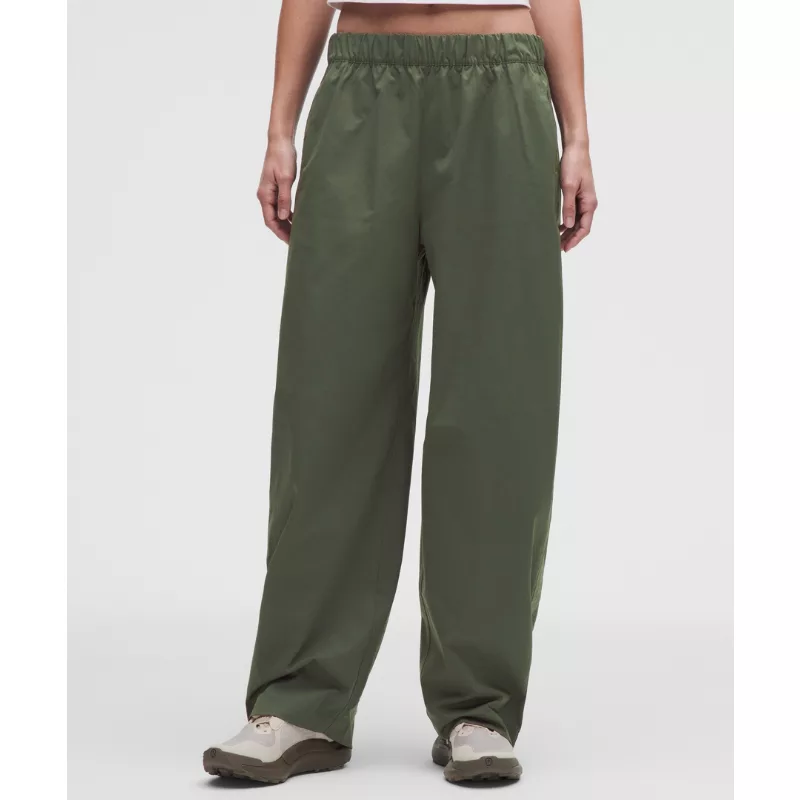 Woven Mid-Rise Barrel-Leg Pant Regular