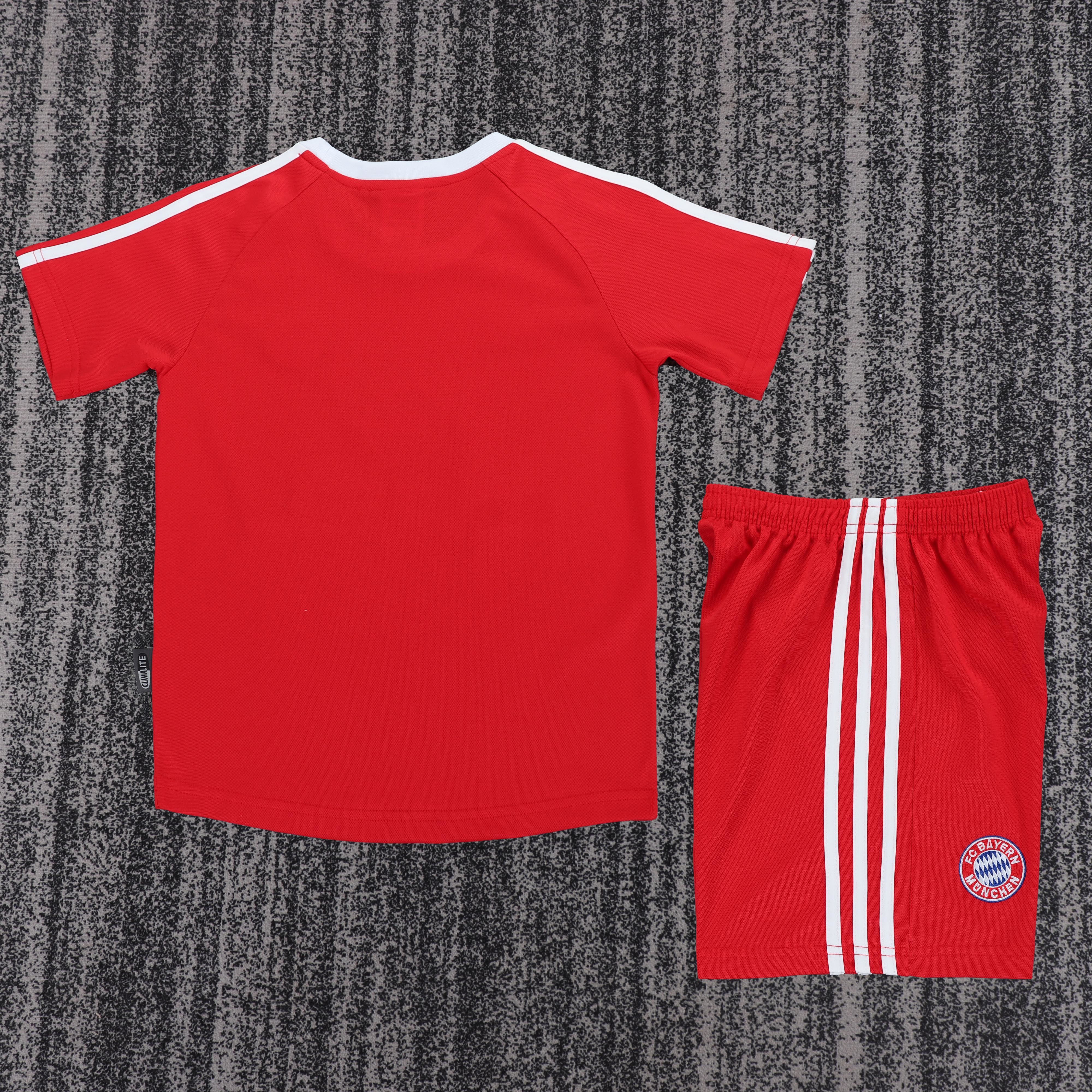 01/02 Bayern Munich home  Retro Football Shirt ( Kids Kit )