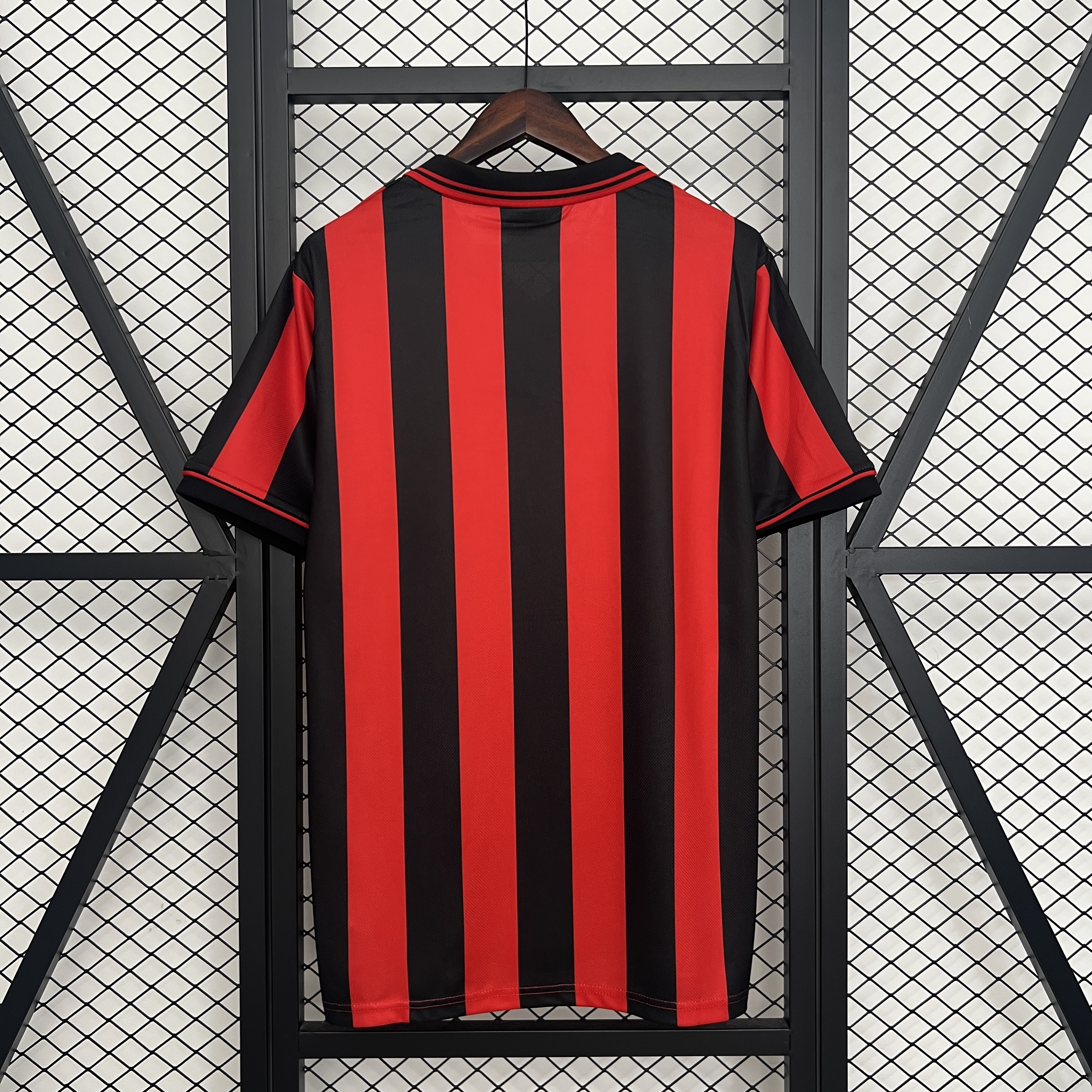 1997/1998 AC Milan Home Retro Football Shirt (Fan Edition)