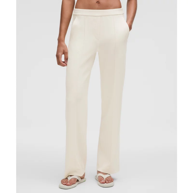 Softstreme Pintuck Mid-Rise Pant Short
