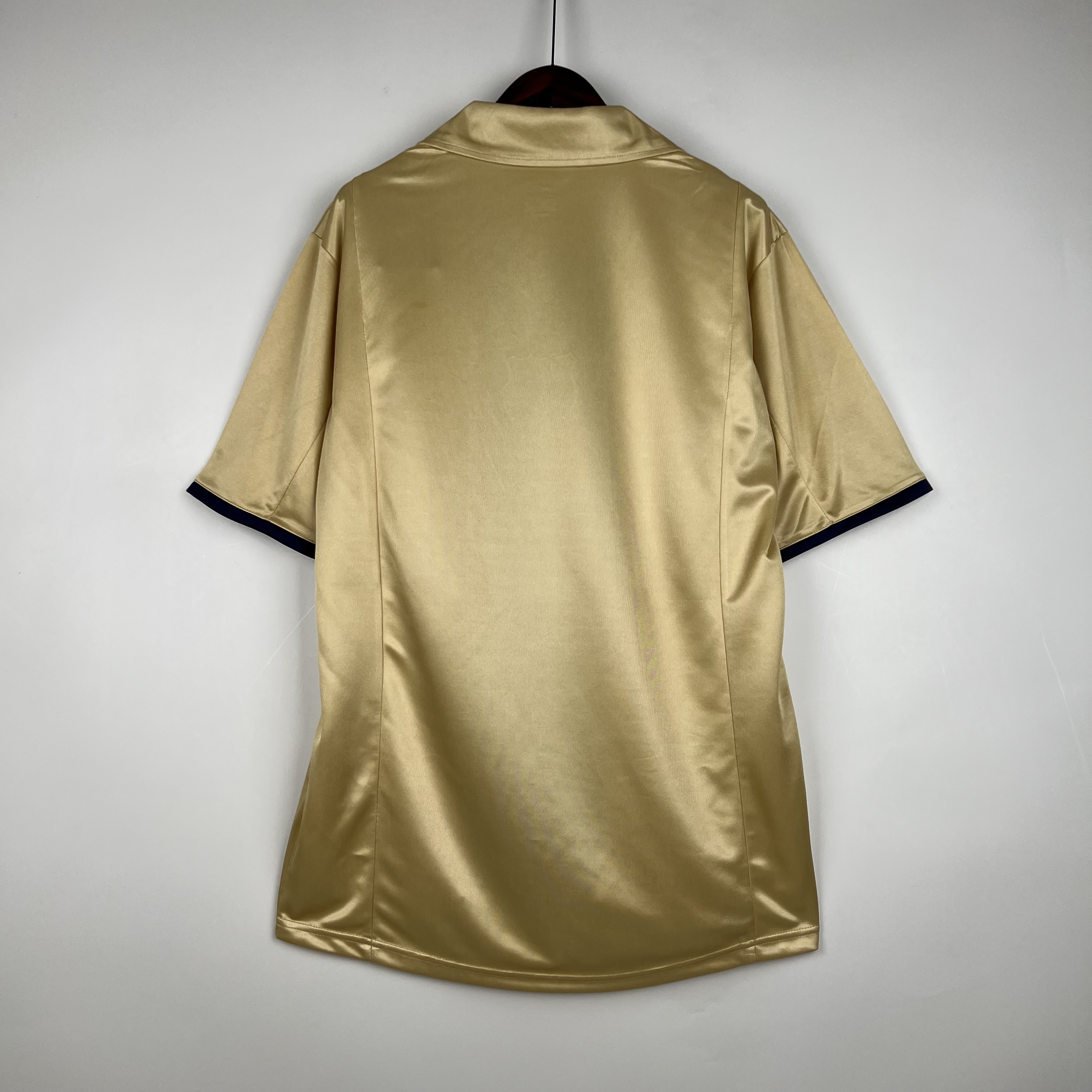 2001/2002 Barcelona Away Retro Football Shirt