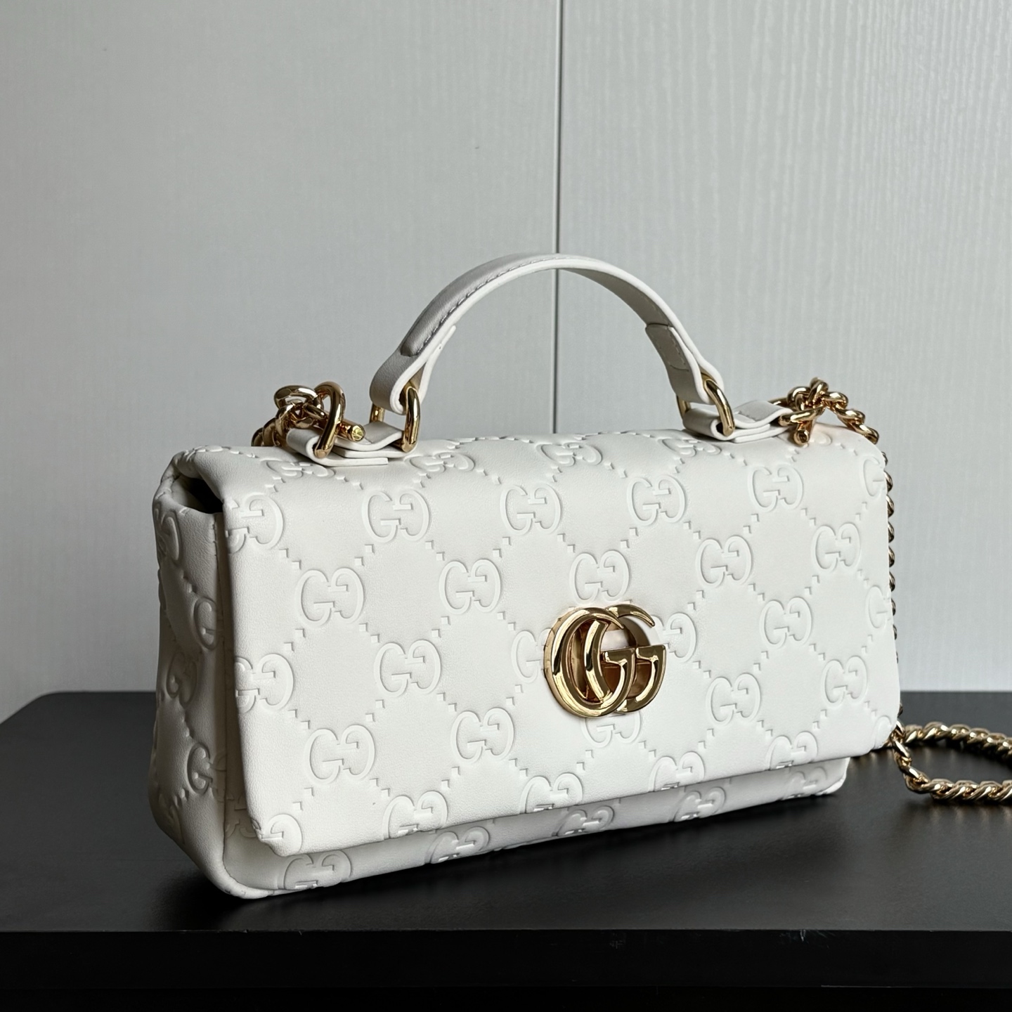 Gucci 806017 Full Leather Quilted Double G Chain Bag/Small Square Handbag (21 × 12.5 × 4.5cm)
