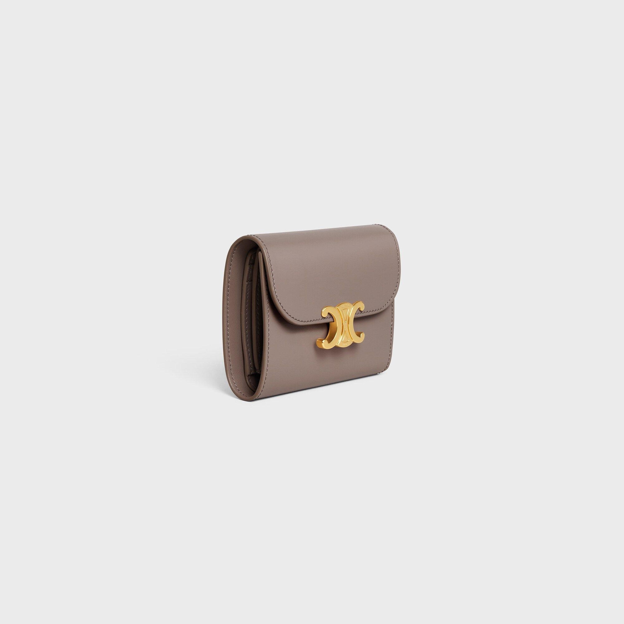 Small Flap Wallet TRIOMPHE in Shiny calfskin PEBBLE