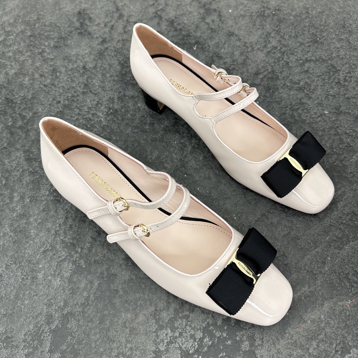 Ferragamo Pumps