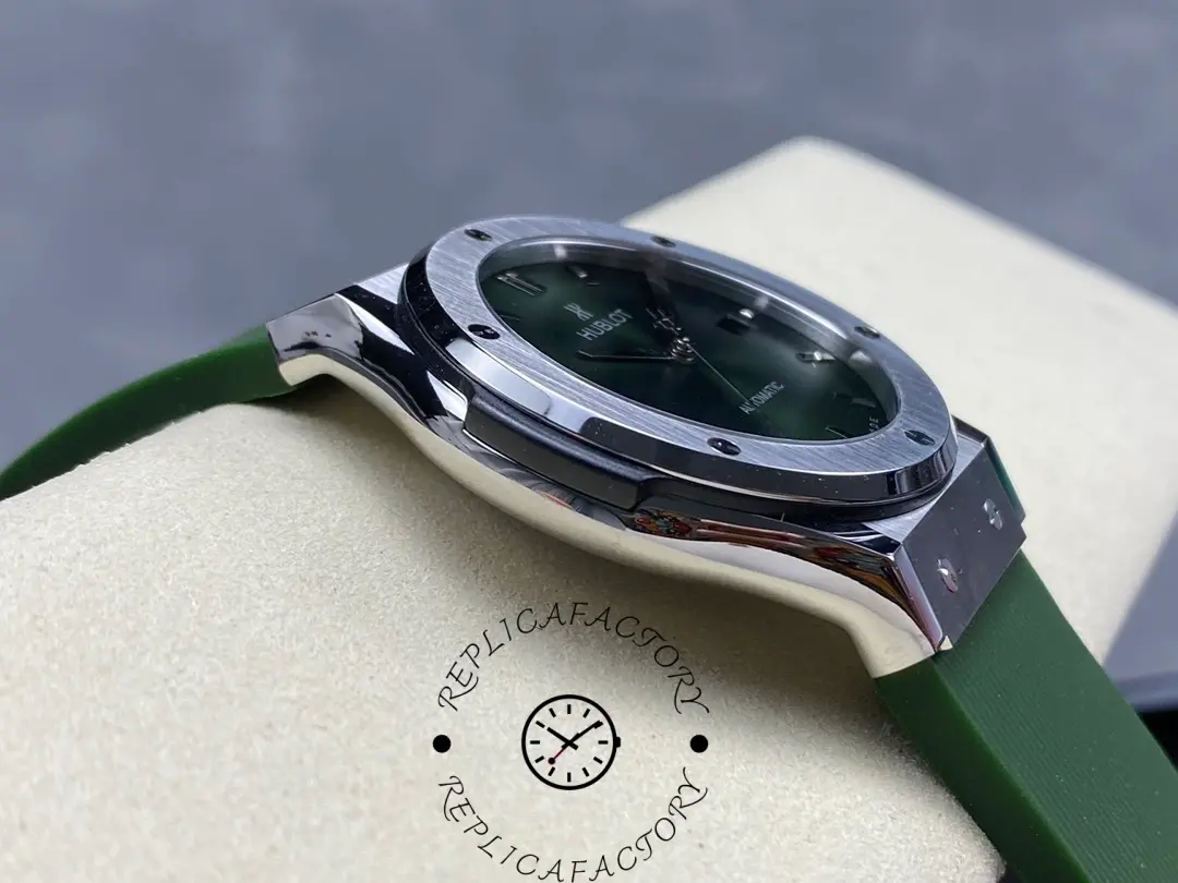1:1 Clone Hublot Classic Fusion Titanium Green 542.NX.8970.RX 42mm