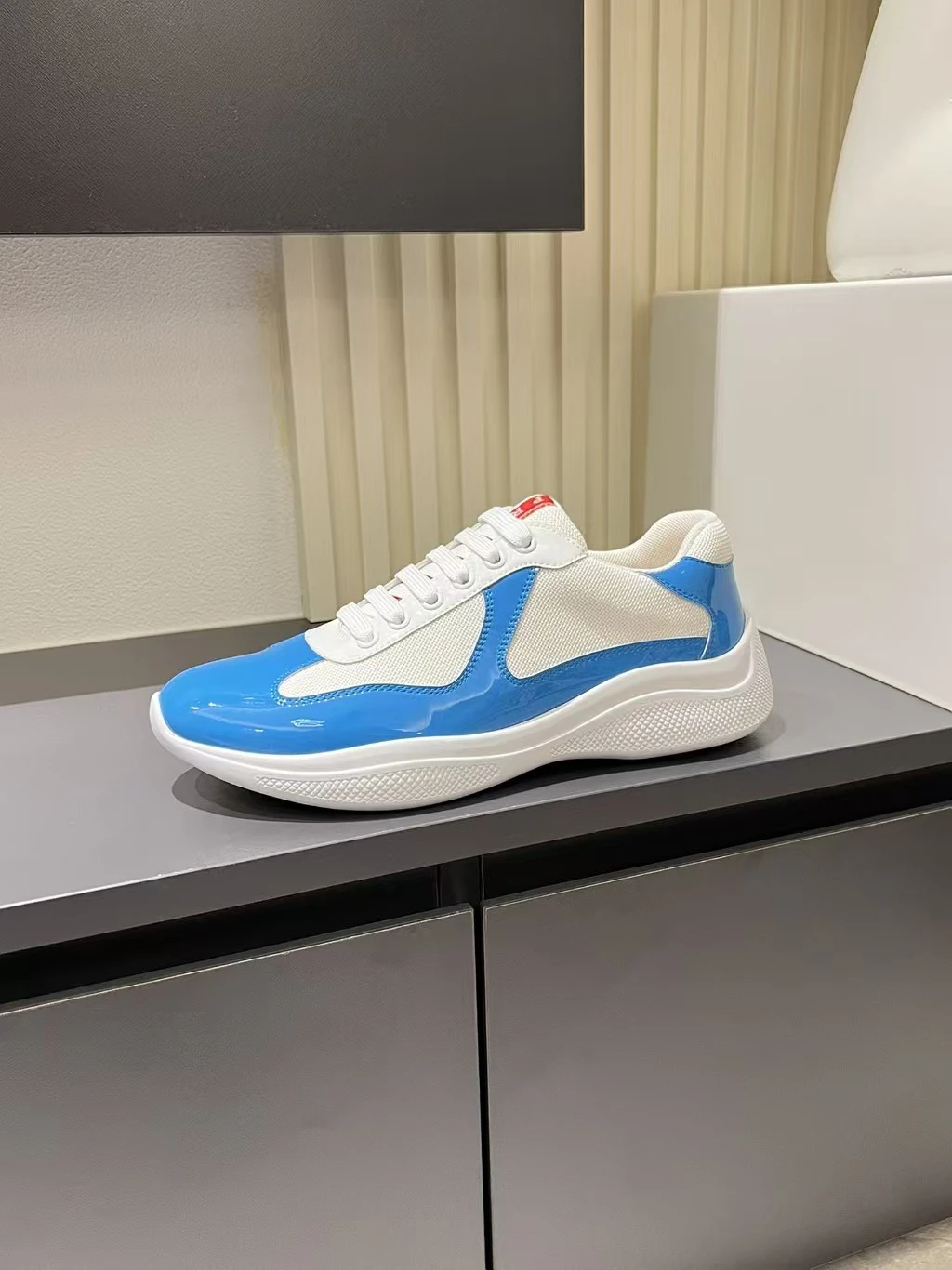 Prada top quality lacquer shoes