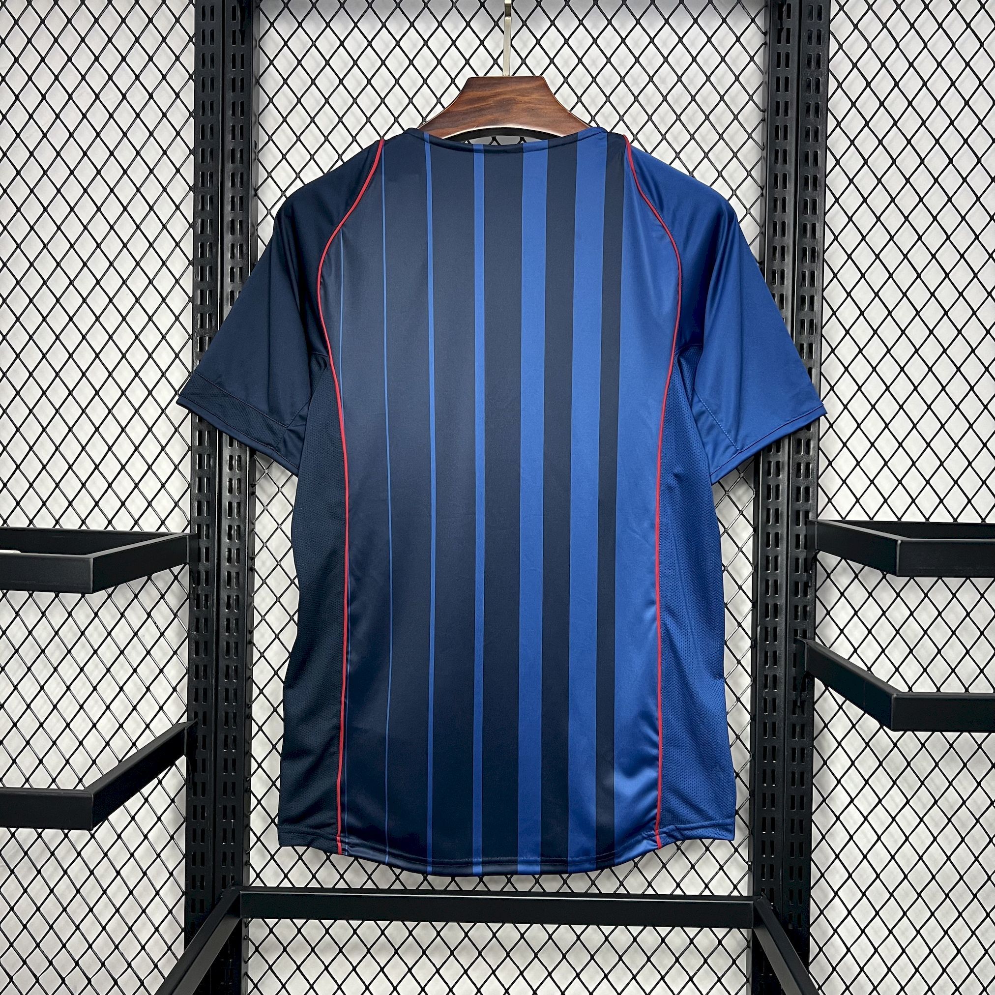 2004/2005 Barcelona Away Retro Football Shirt