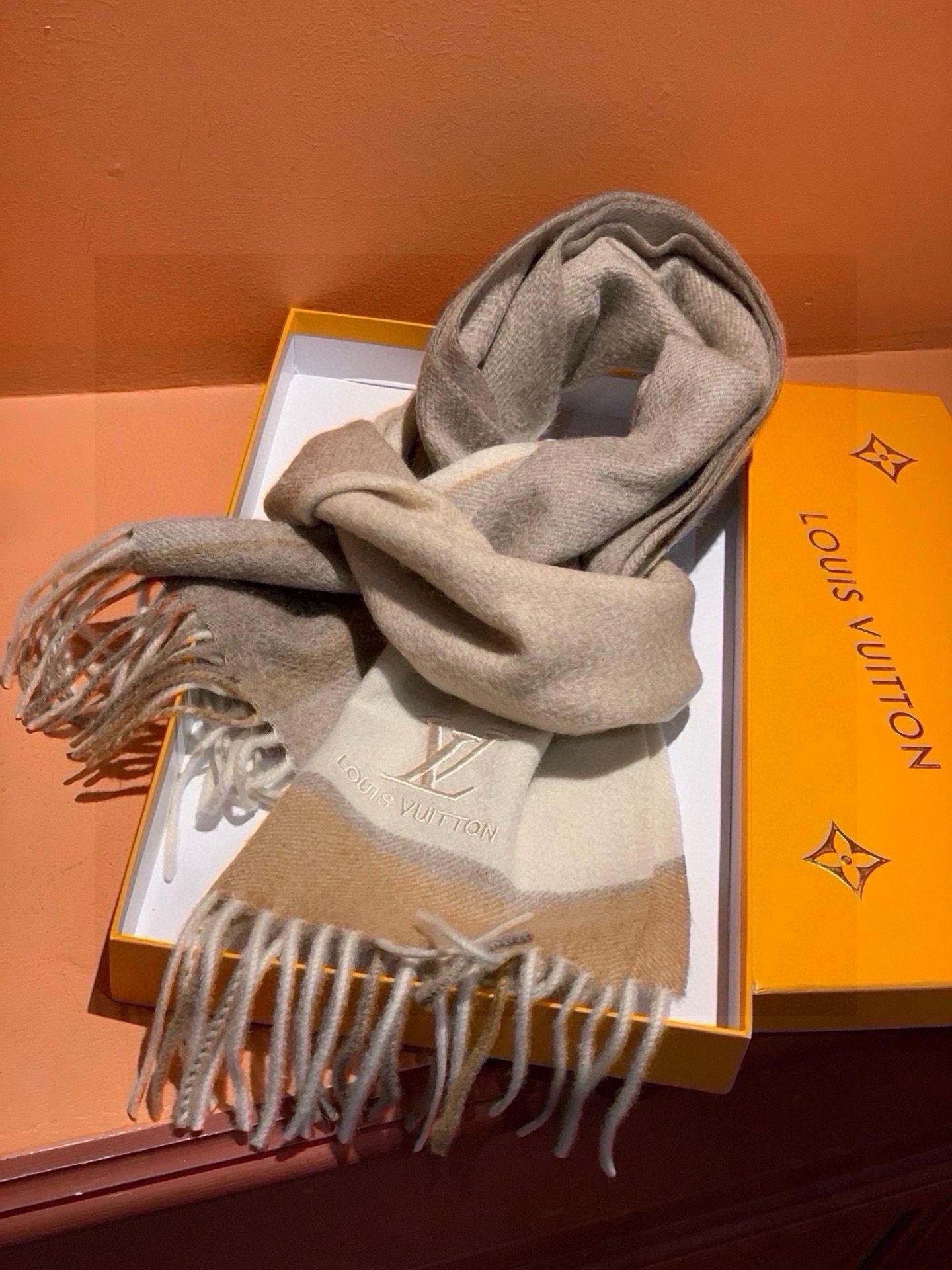 Louis new arrival scarf size: 32*180 cm 020