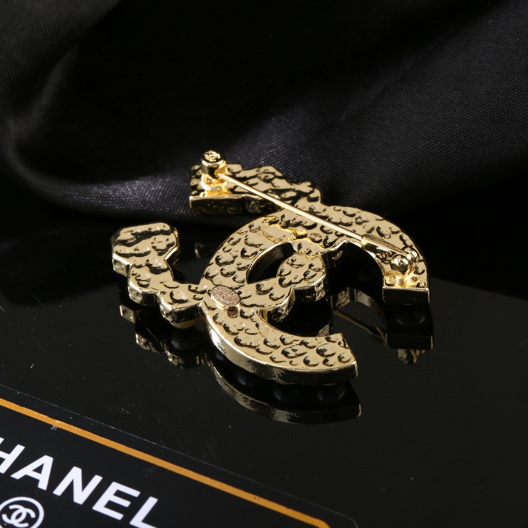 CC new arrival brooch 010
