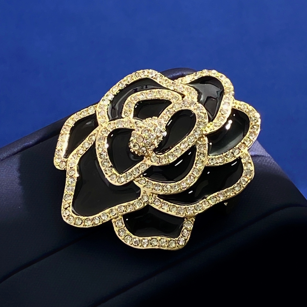 CC new arrival brooch 016