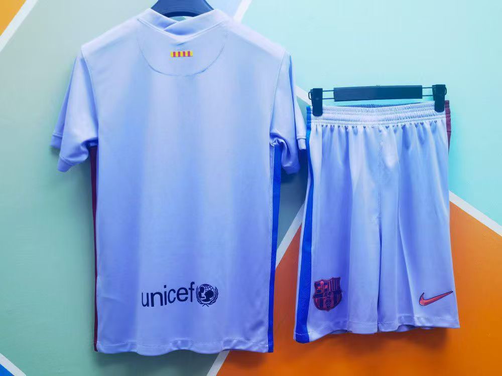 Barcelona 21 22 away 10 kit