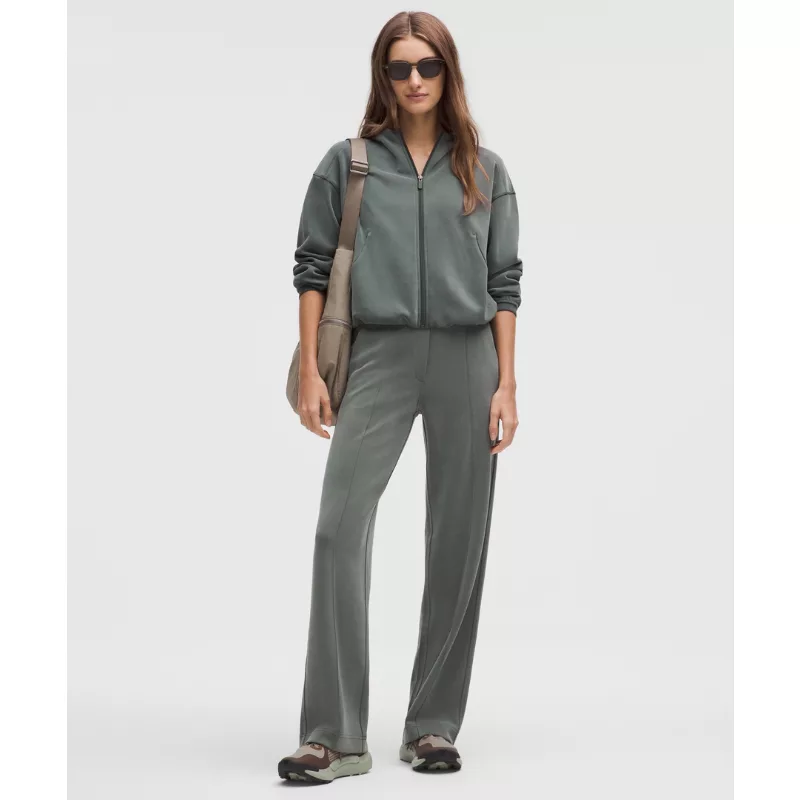 Softstreme Pintuck Mid-Rise Pant Regular
