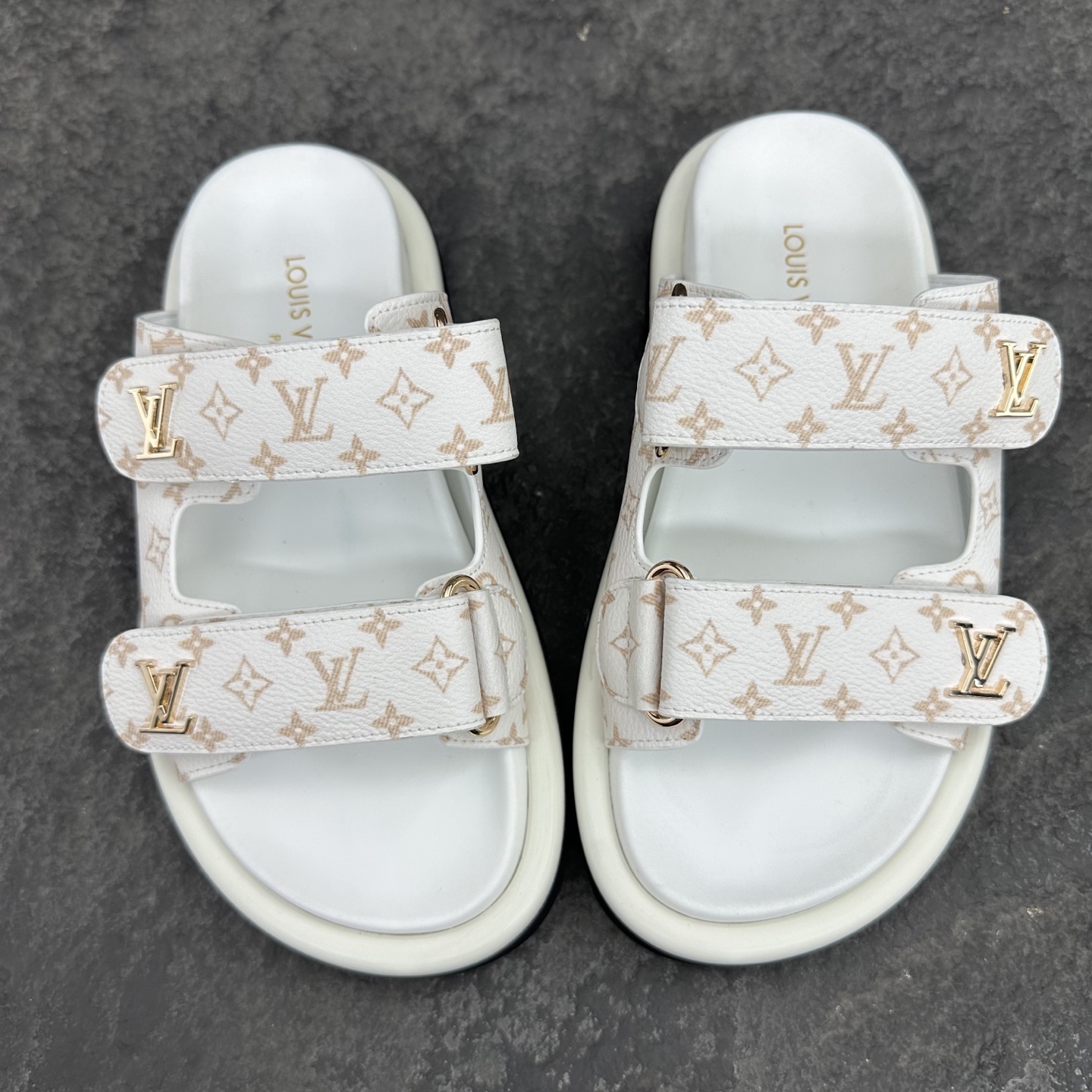 Louis Vuitton 2026ss LV x TM POOL PILLOW COMFORT Sandals Slippers Size 36-41