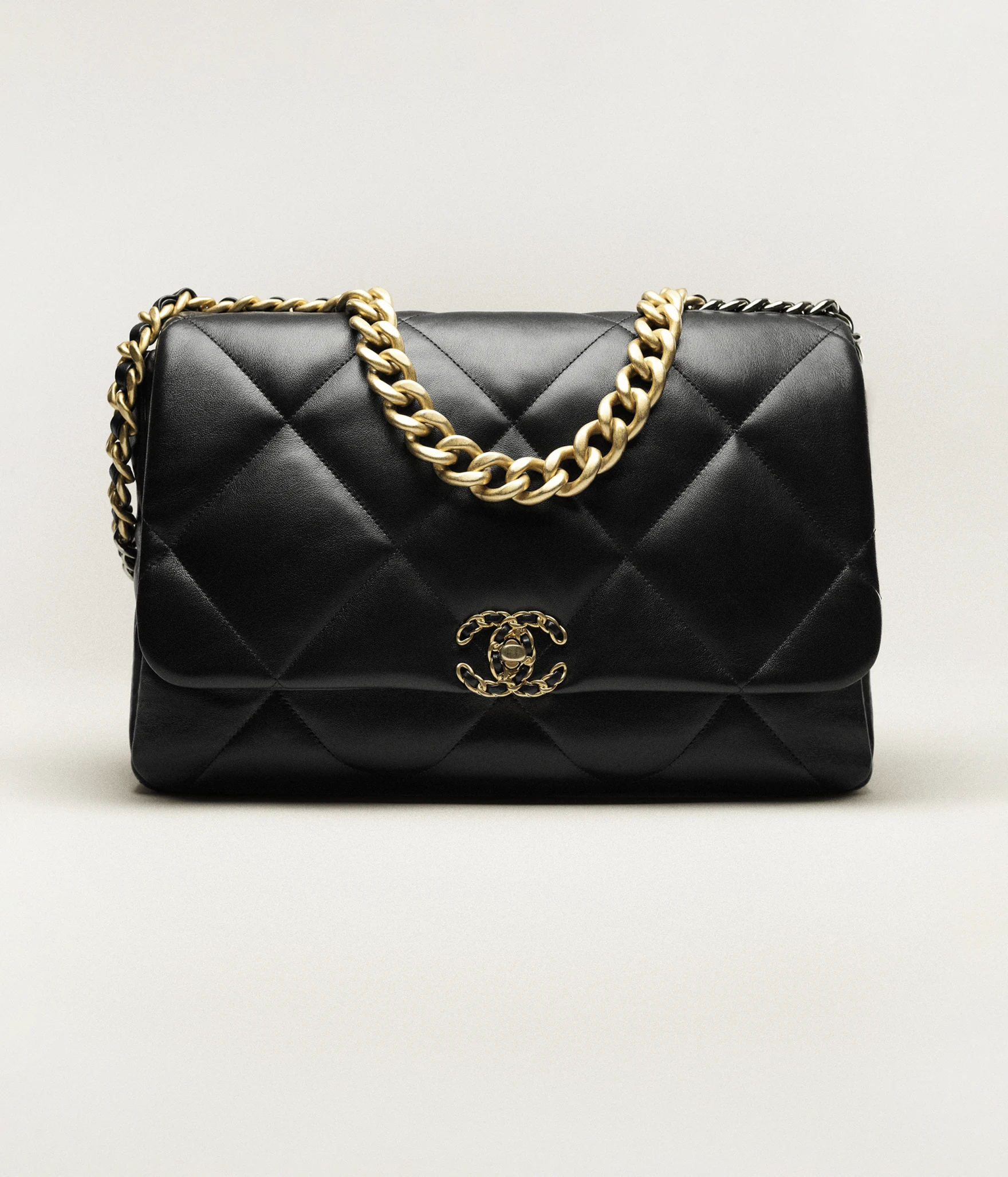 CHANEL 19 Maxi Handbag Shiny Lambskin, Gold-Tone, Silver-Tone & Ruthenium-Finish Metal Black