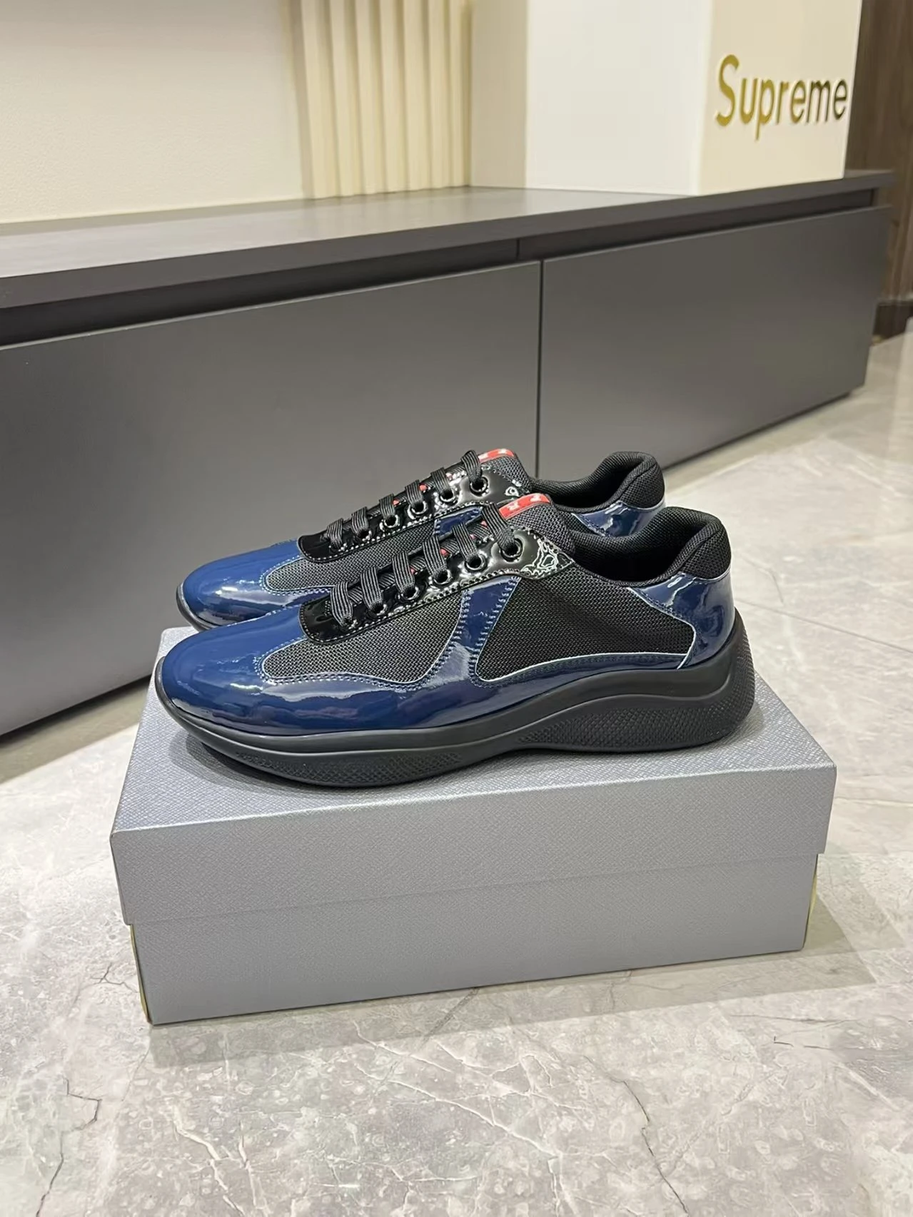 Prada top quality lacquer shoes