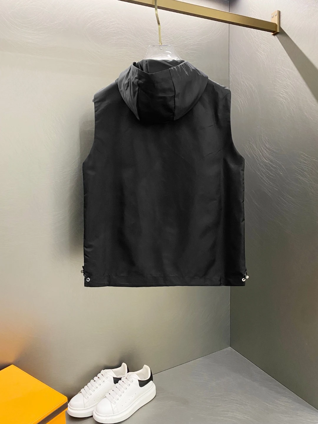 Prada 24SS Kapuze Weste Schwarz Westen QD655496